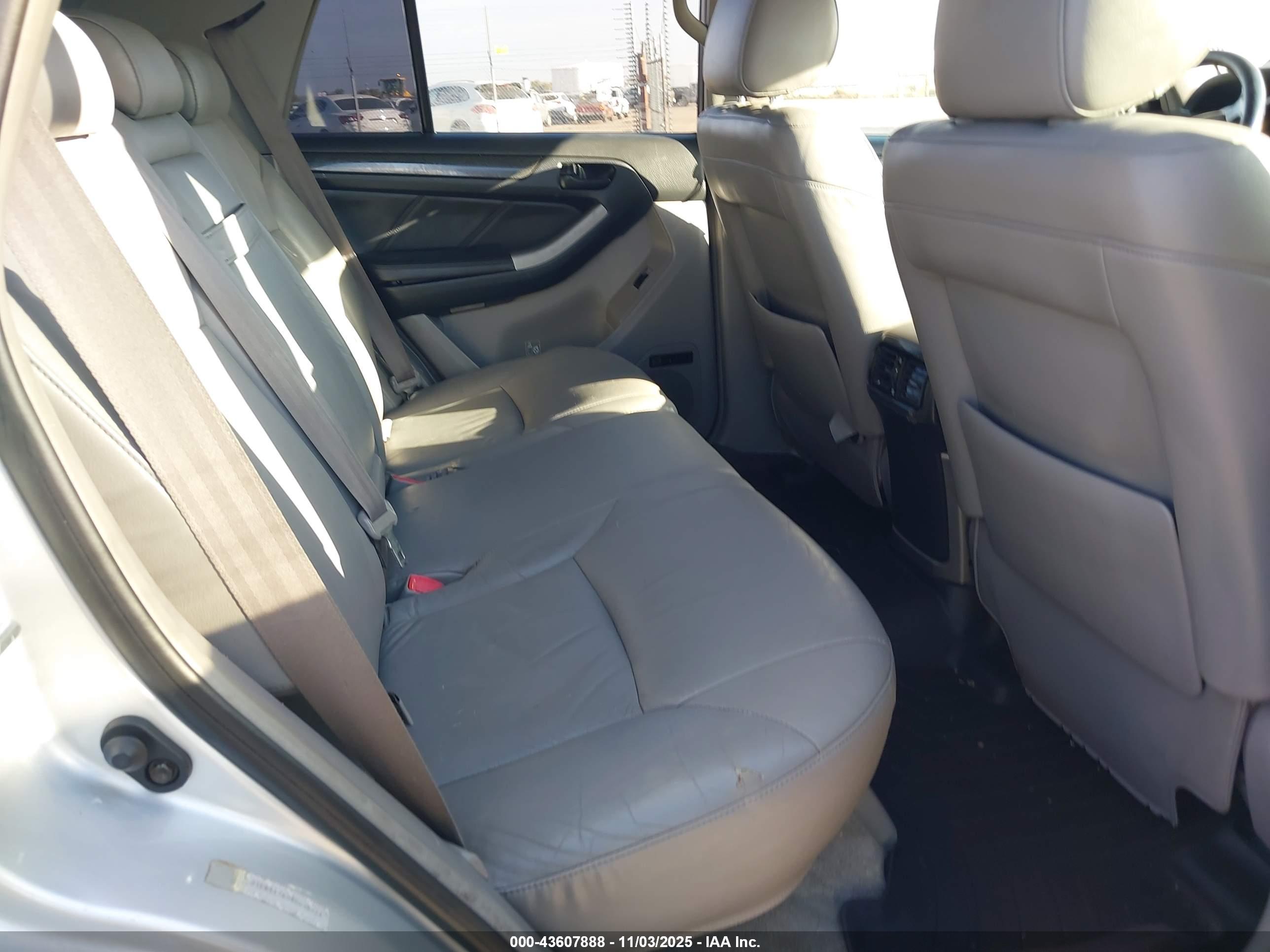 TOYOTA 4RUNNER image 8