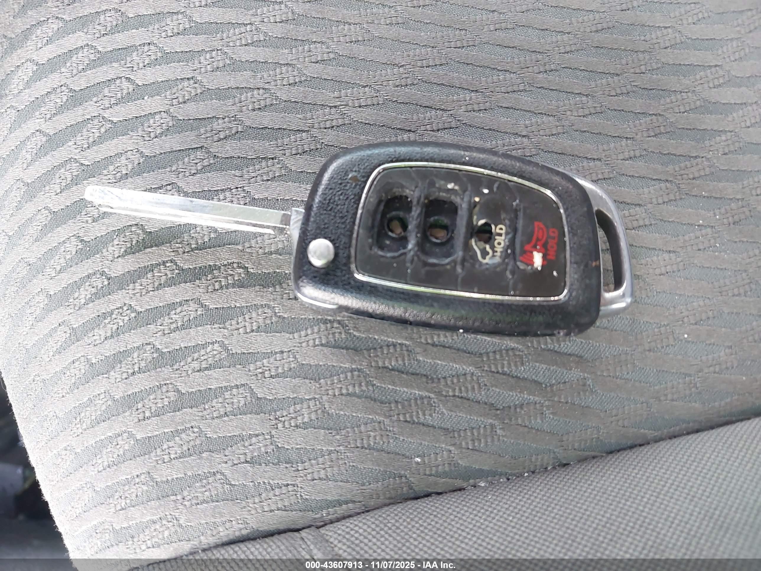 HYUNDAI SANTA image 11