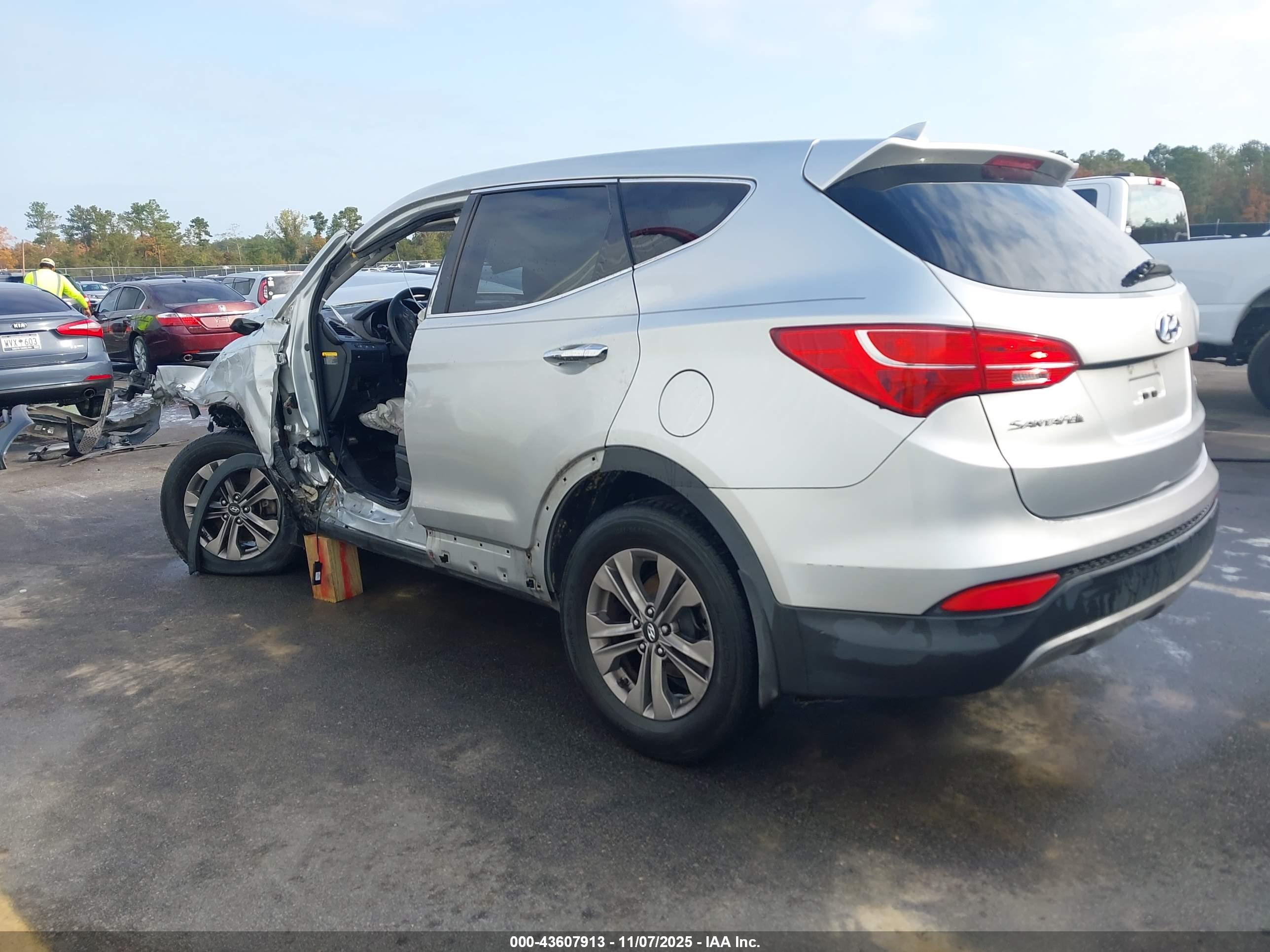 HYUNDAI SANTA image 3