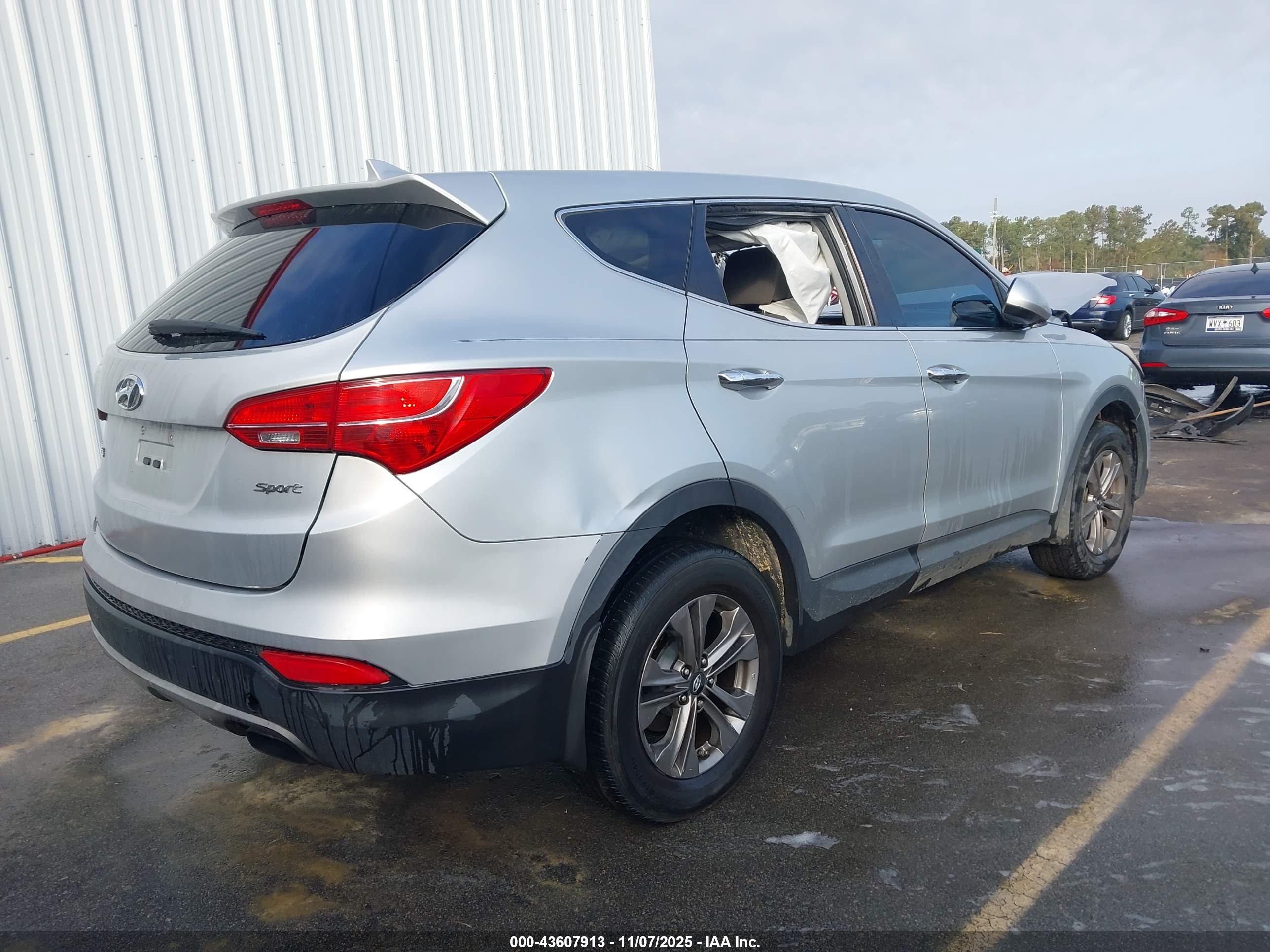 HYUNDAI SANTA image 4