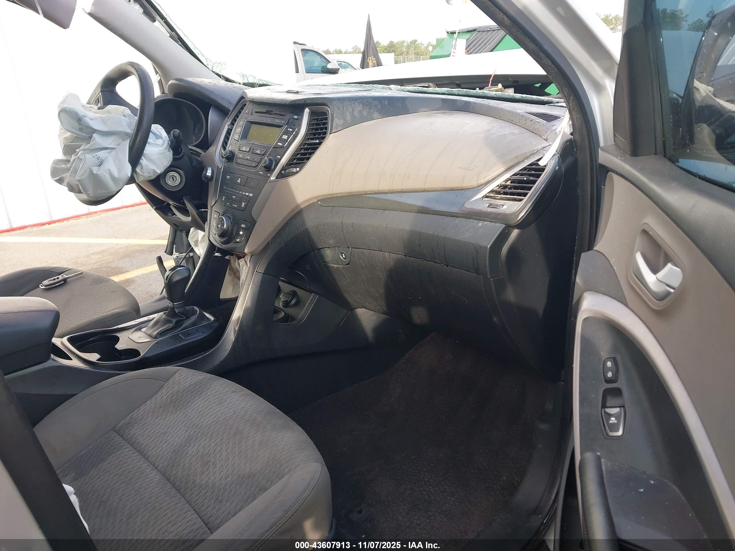 HYUNDAI SANTA image 5