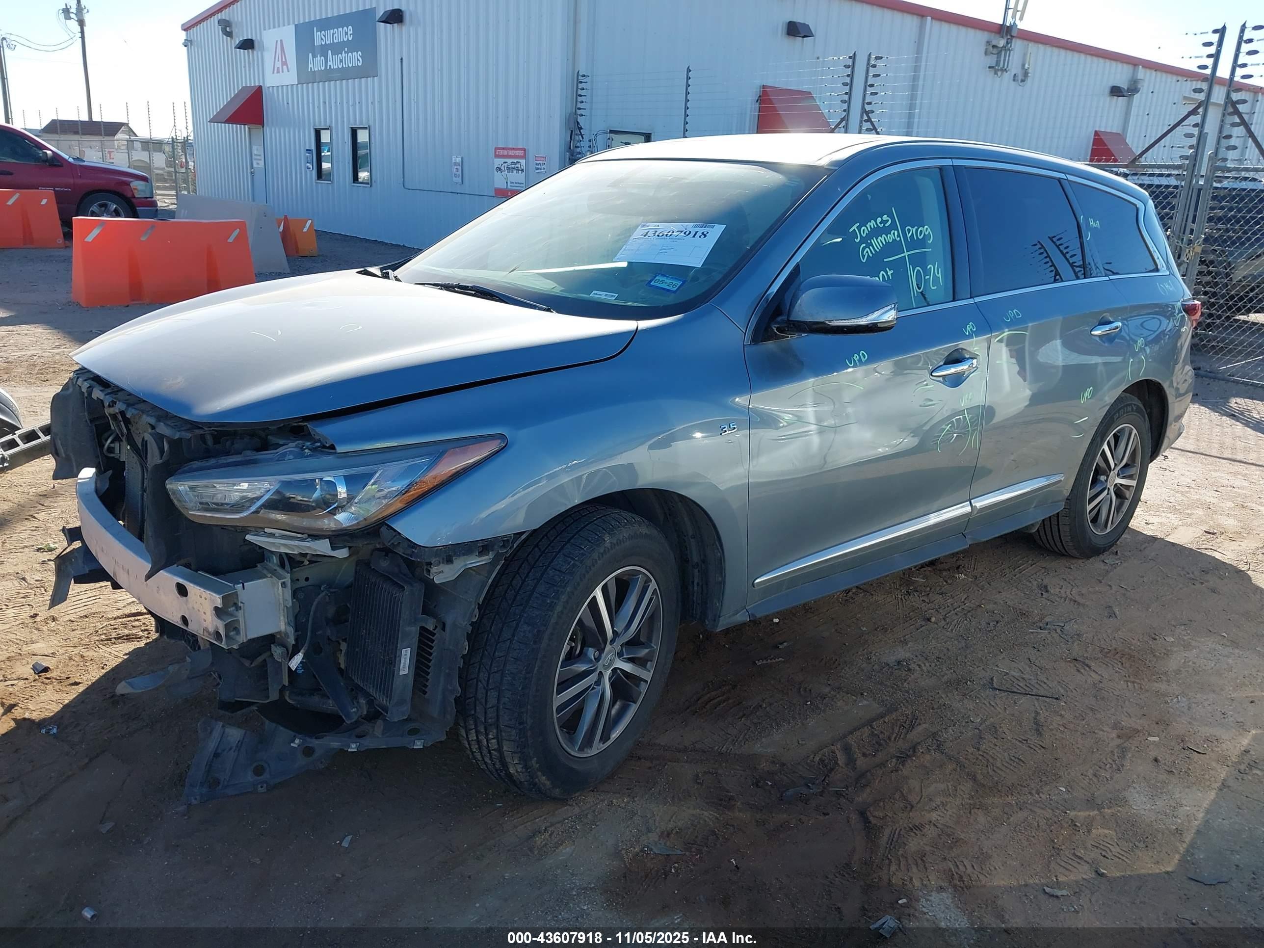 INFINITI QX60 image 2