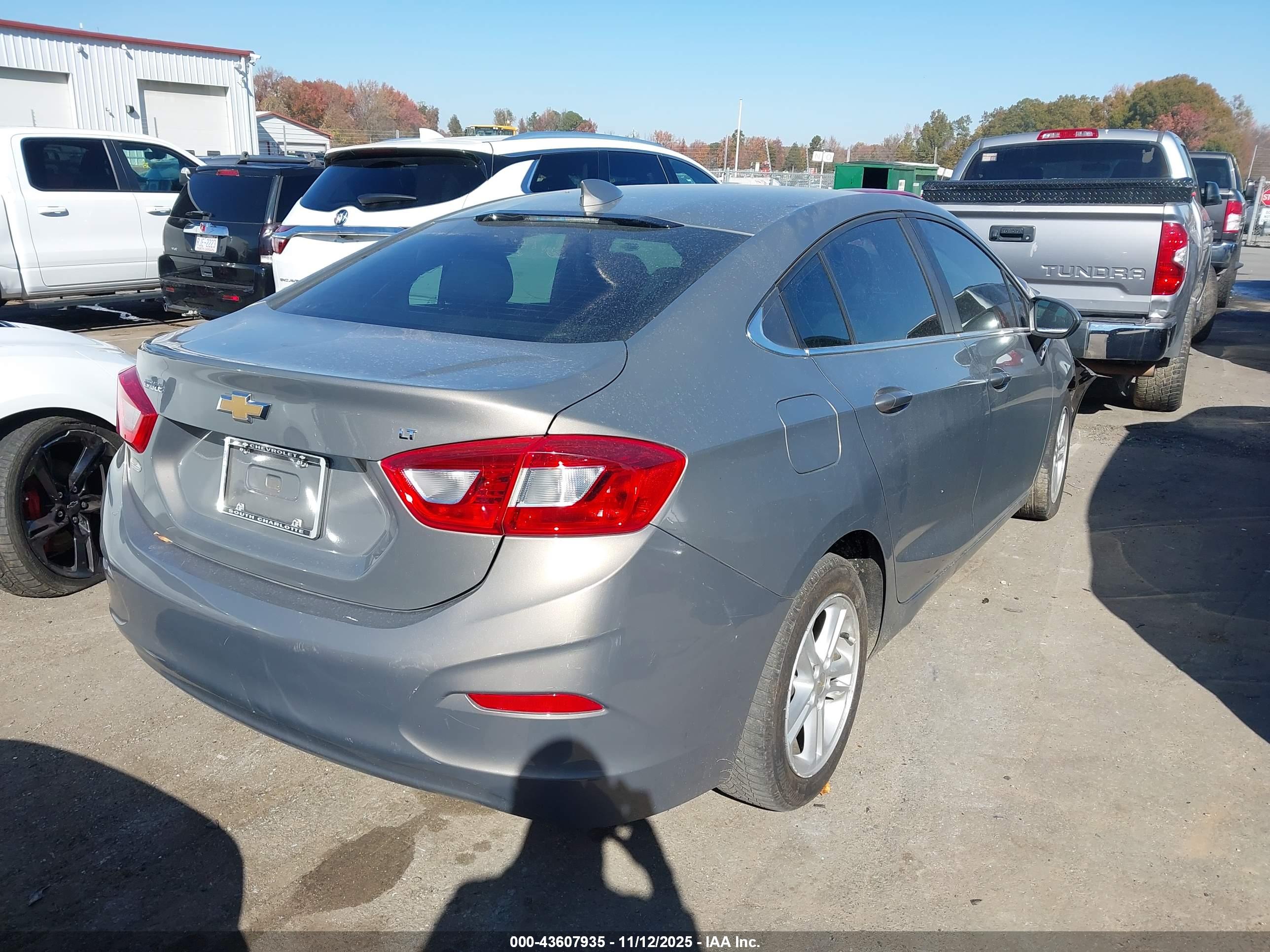 CHEVROLET CRUZE image 4