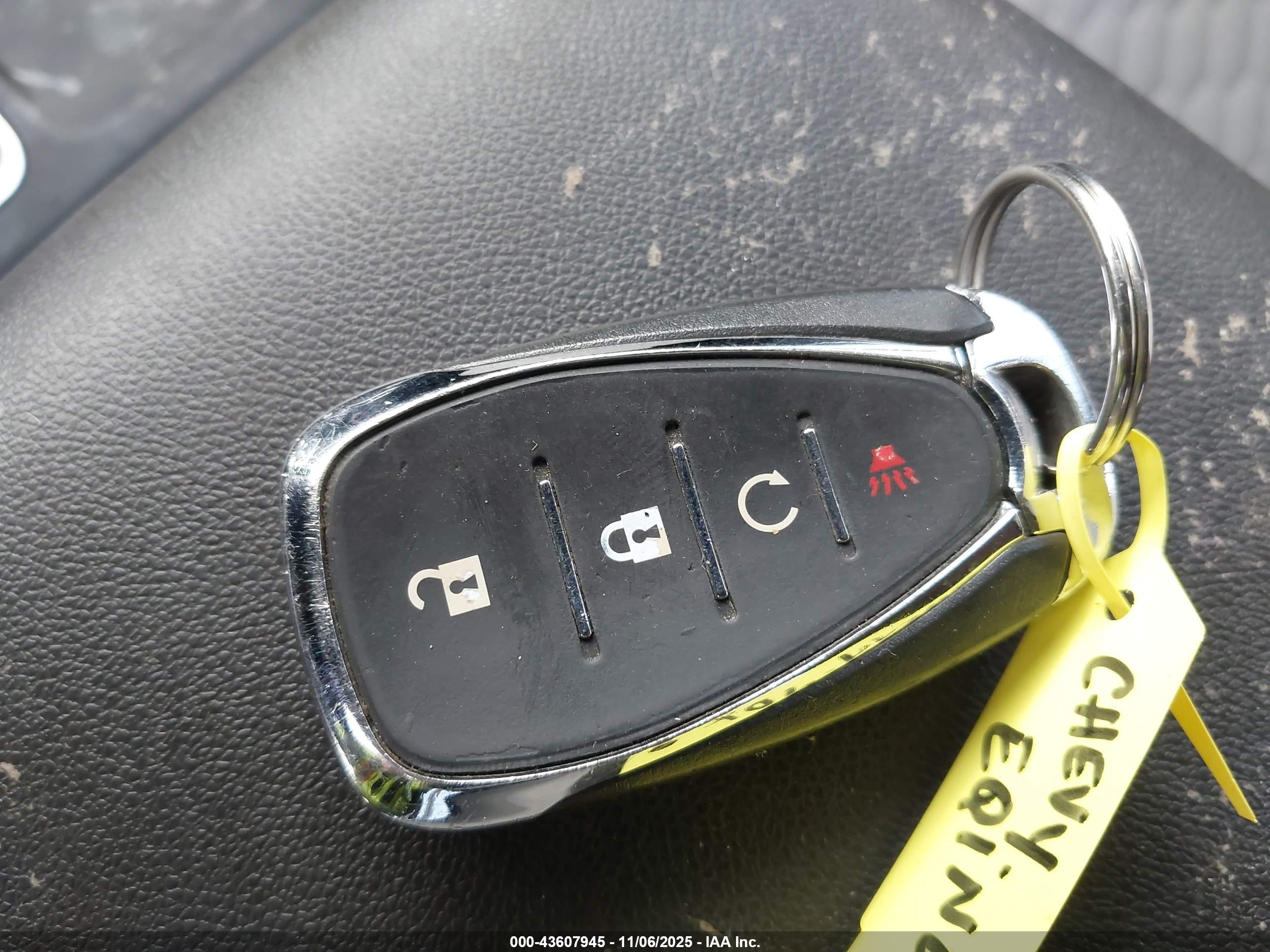 CHEVROLET EQUINOX image 11