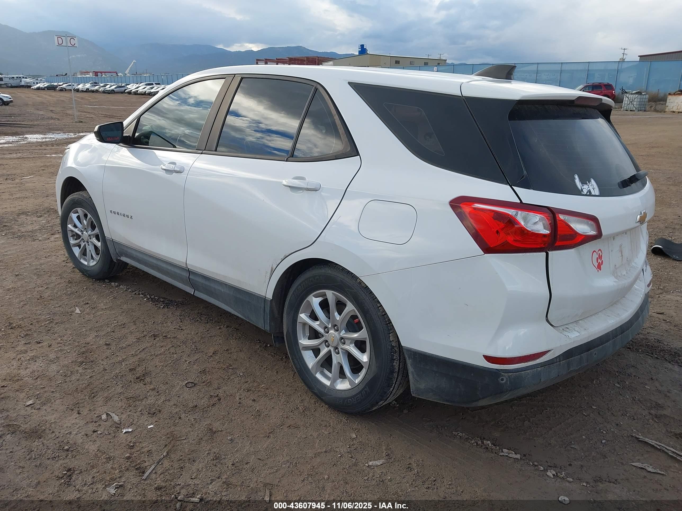 CHEVROLET EQUINOX image 3