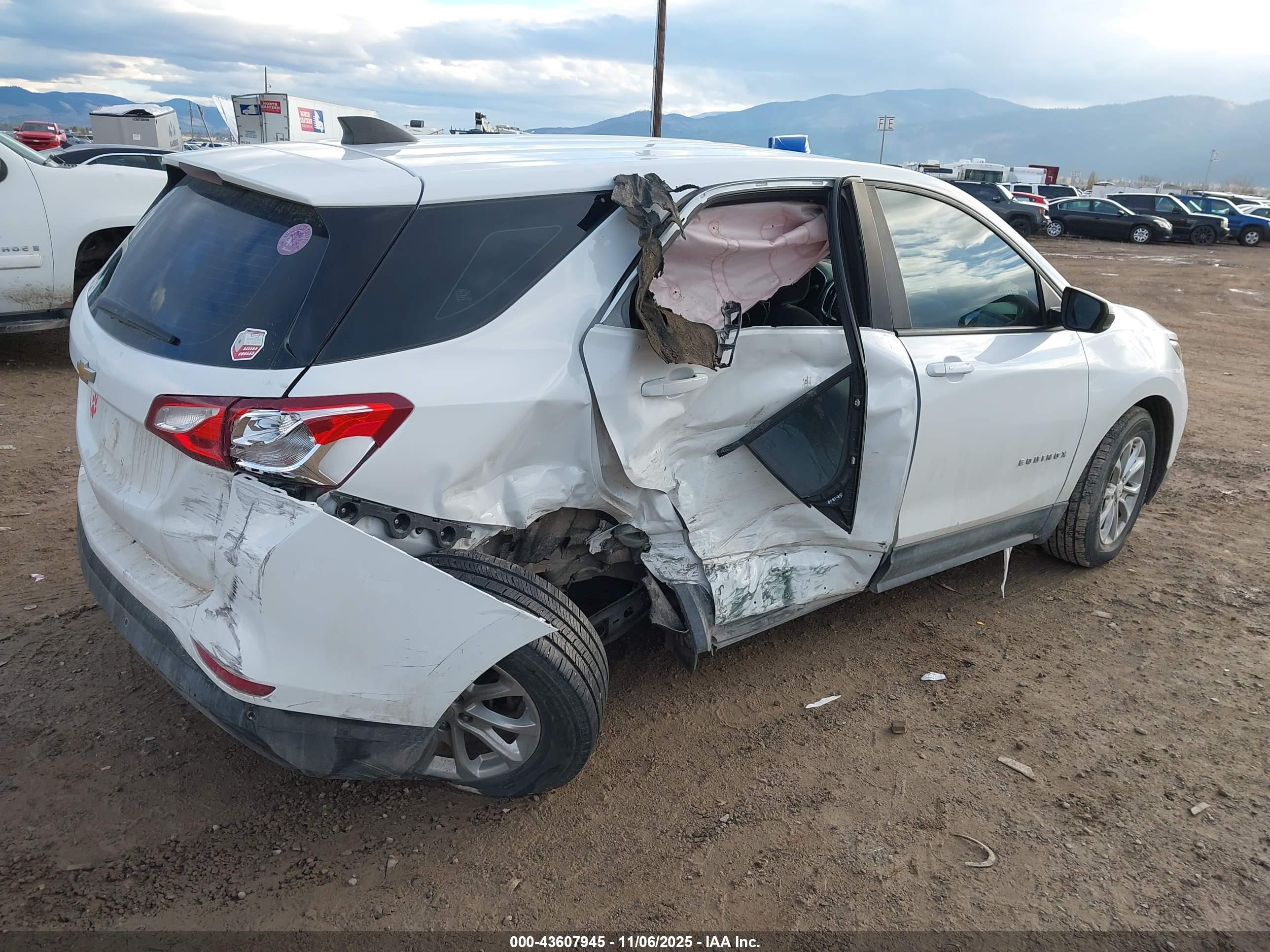 CHEVROLET EQUINOX image 4