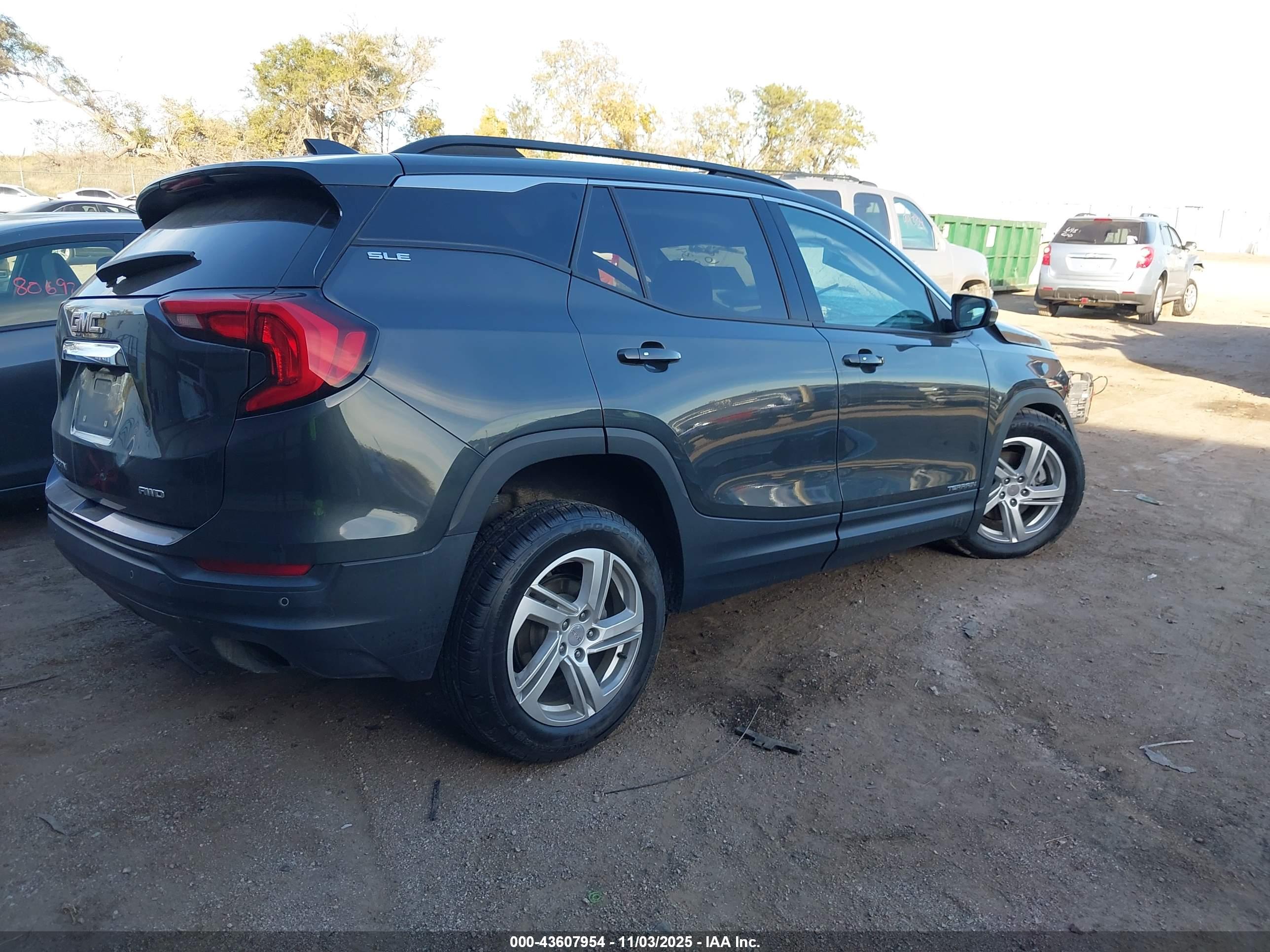 GMC TERRAIN image 4