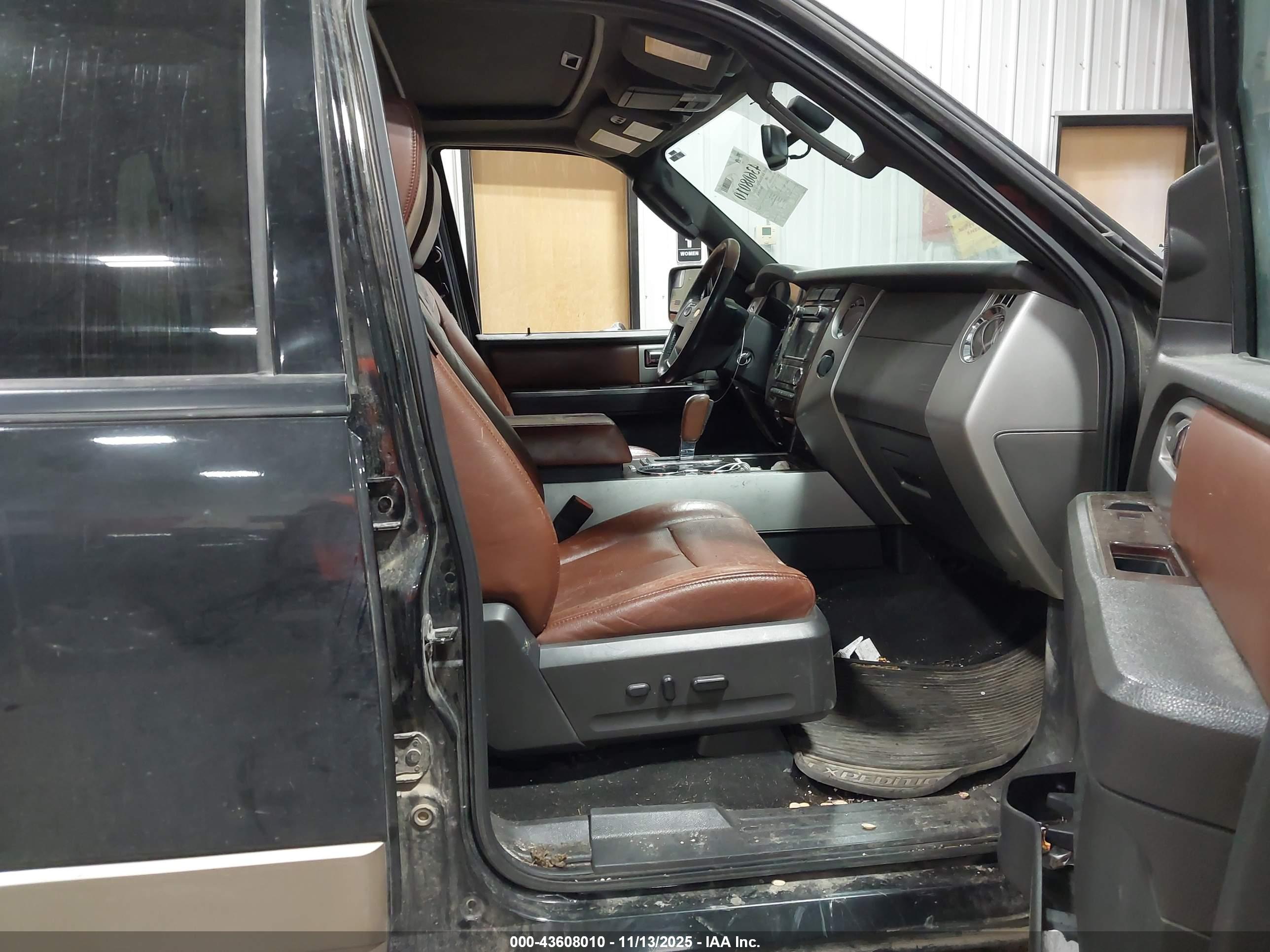FORD EXPEDITION image 5