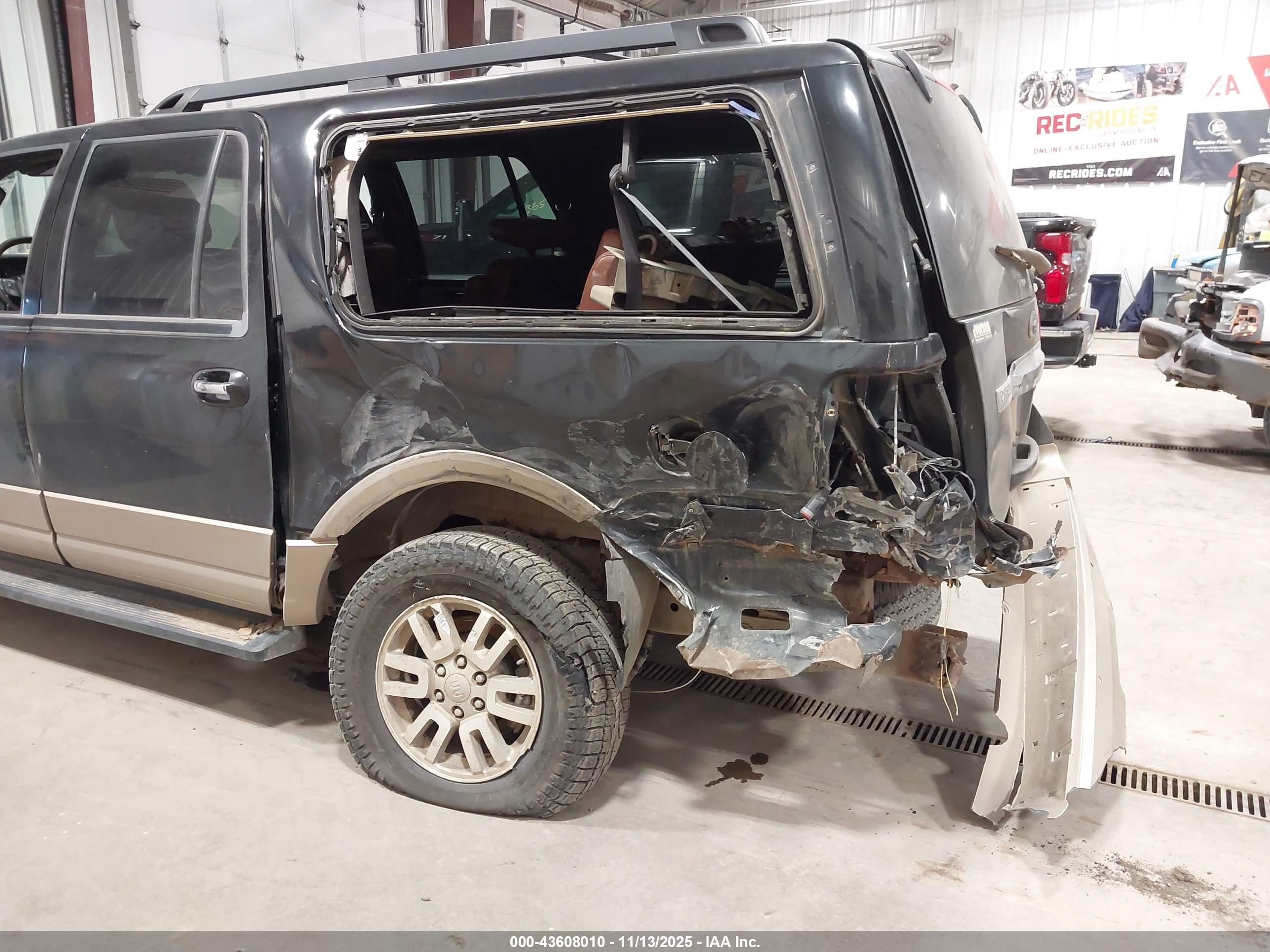 FORD EXPEDITION image 6