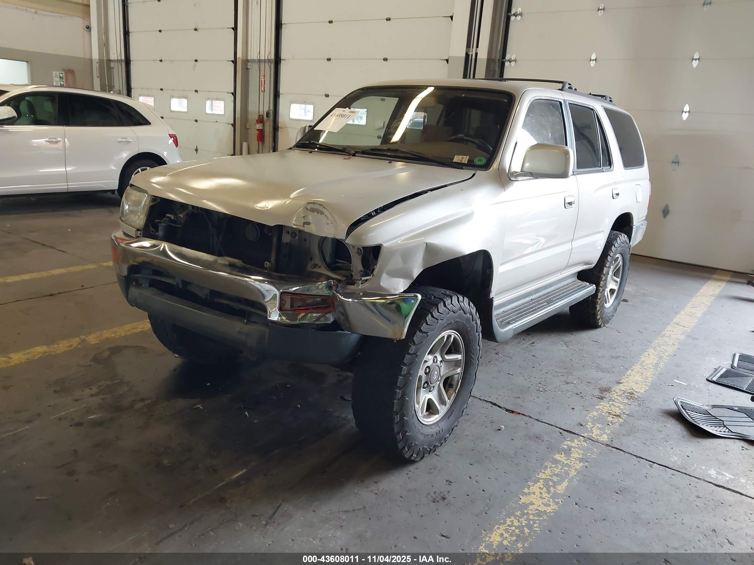 TOYOTA 4RUNNER image 2