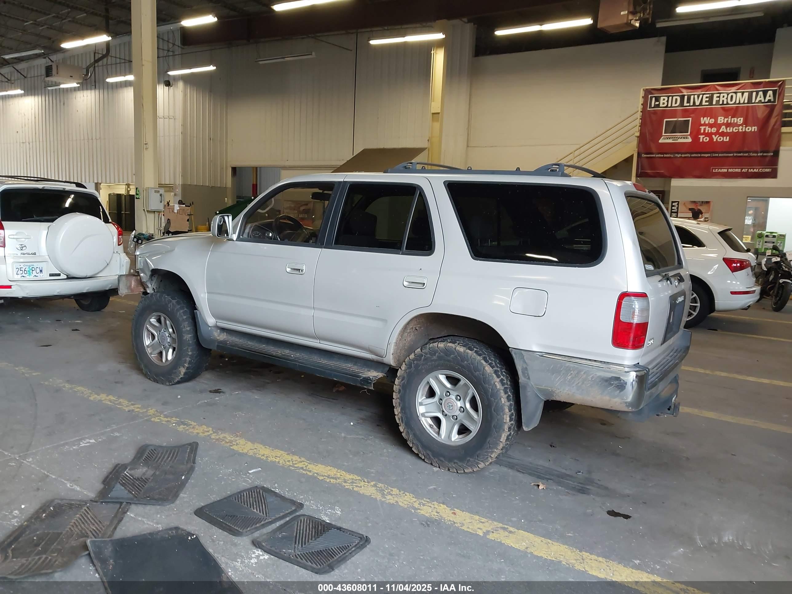 TOYOTA 4RUNNER image 3