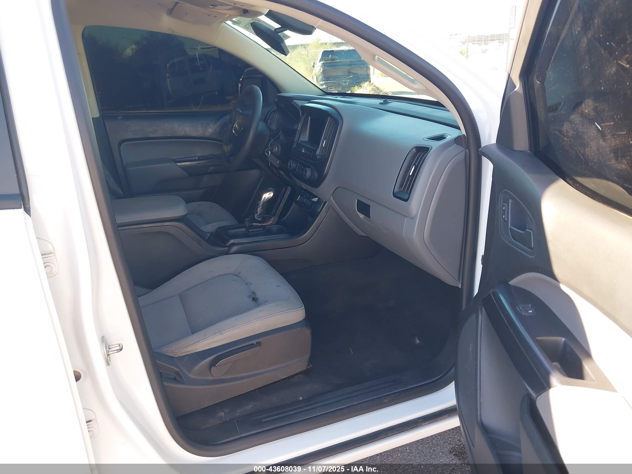 GMC CANYON image 5