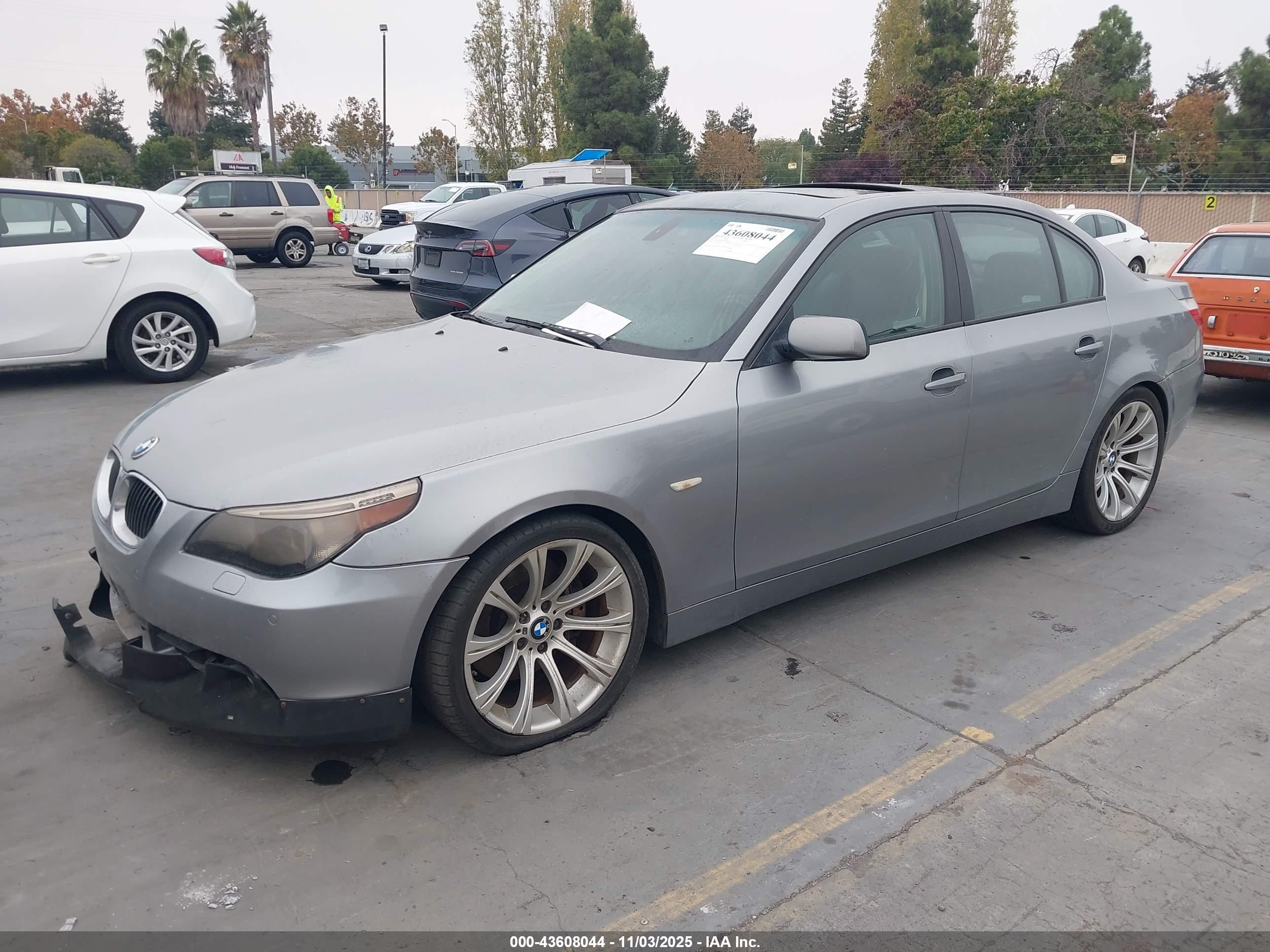 BMW 550I image 2