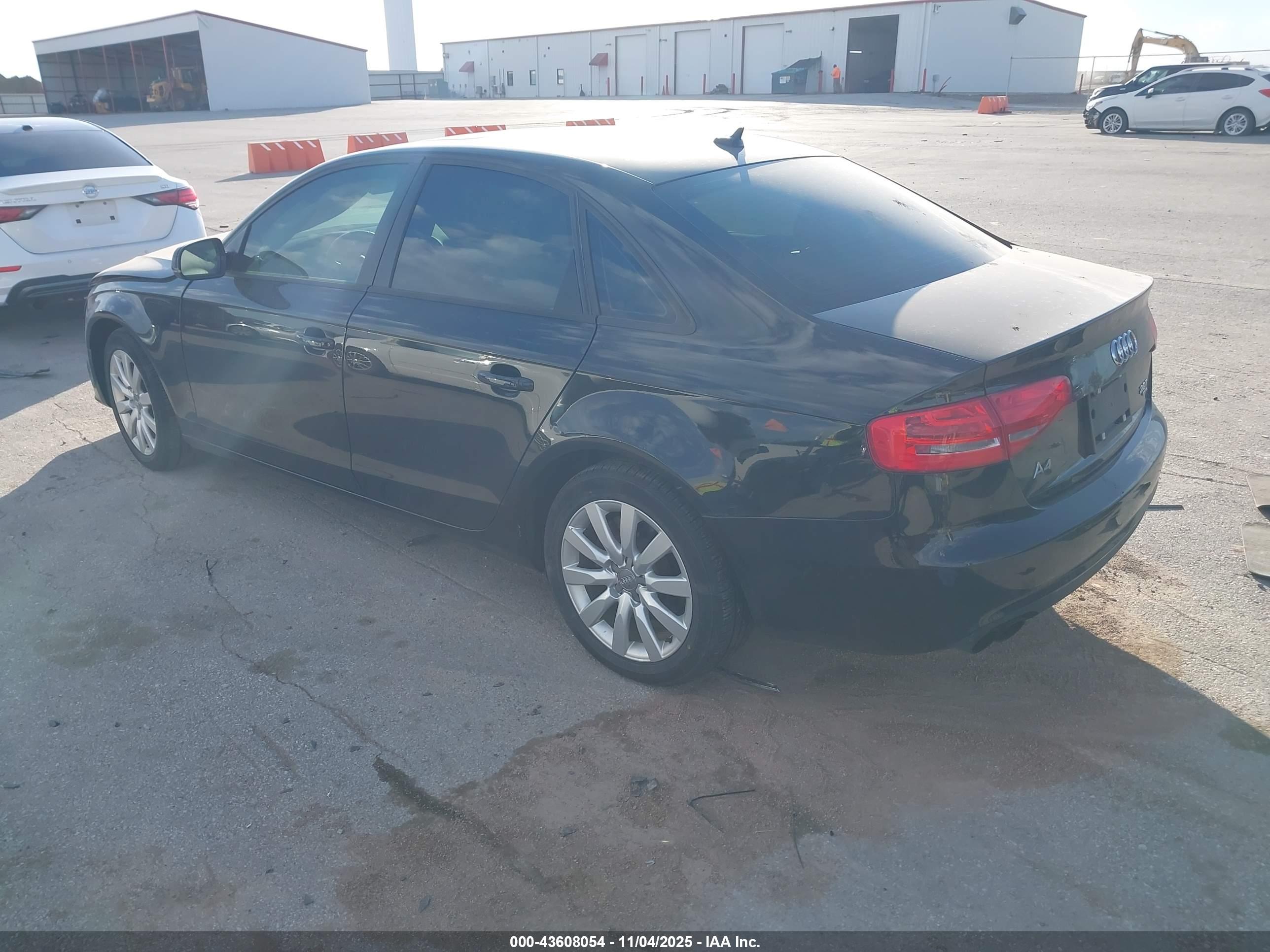AUDI A4 image 3