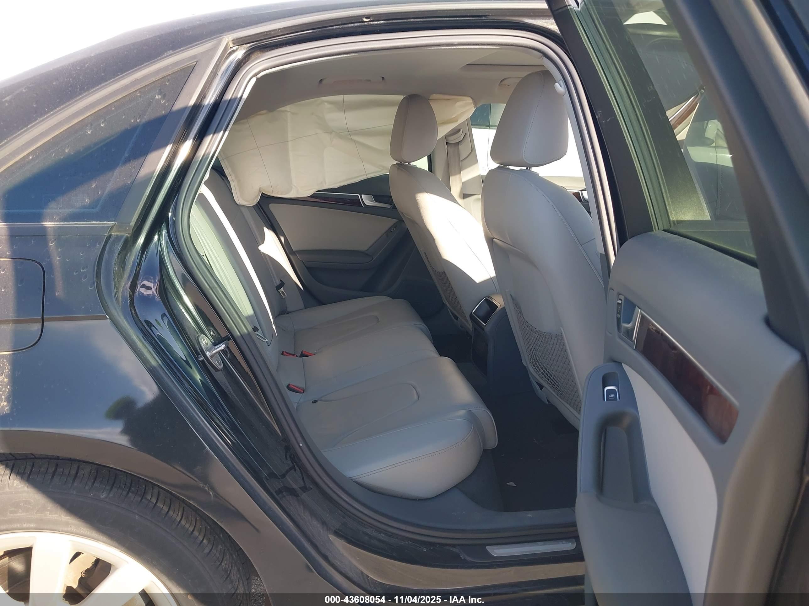 AUDI A4 image 8