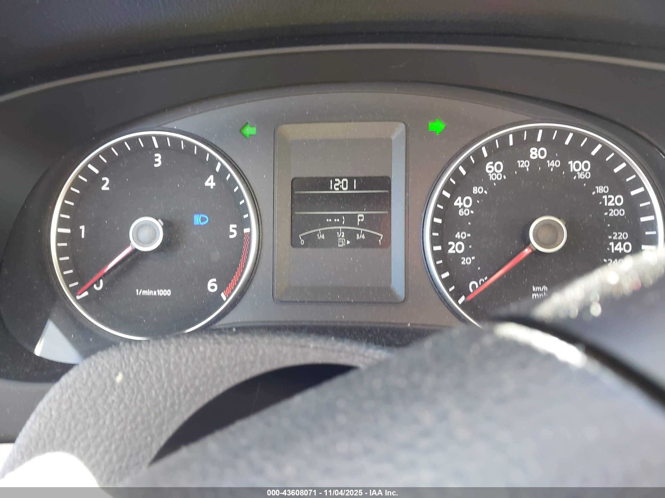 VOLKSWAGEN JETTA image 7