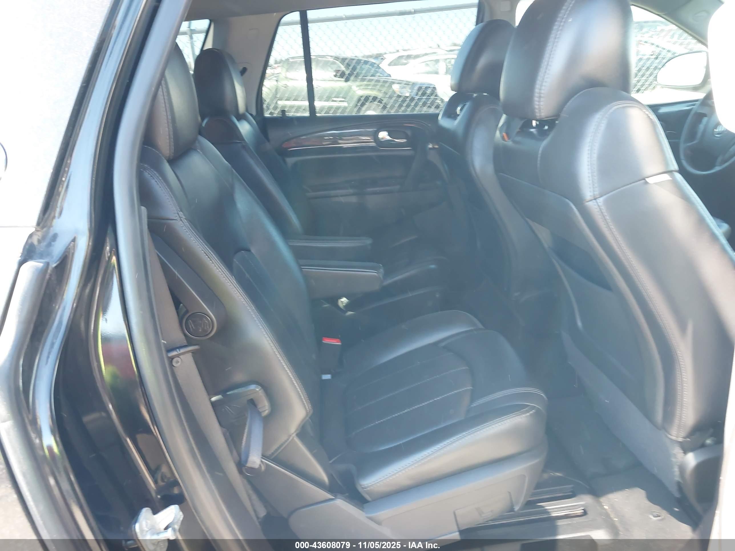 BUICK ENCLAVE image 8