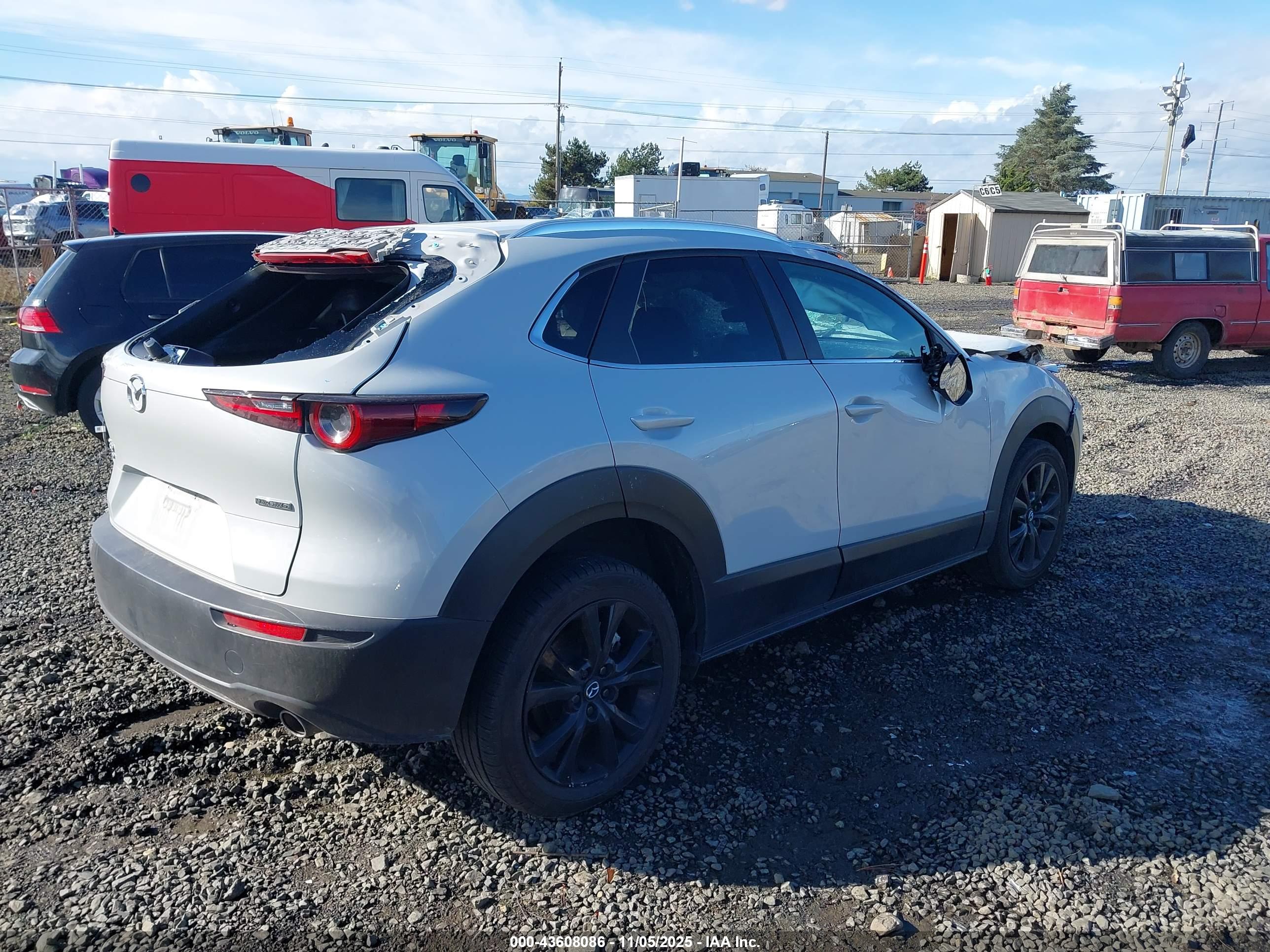MAZDA CX-30 image 4