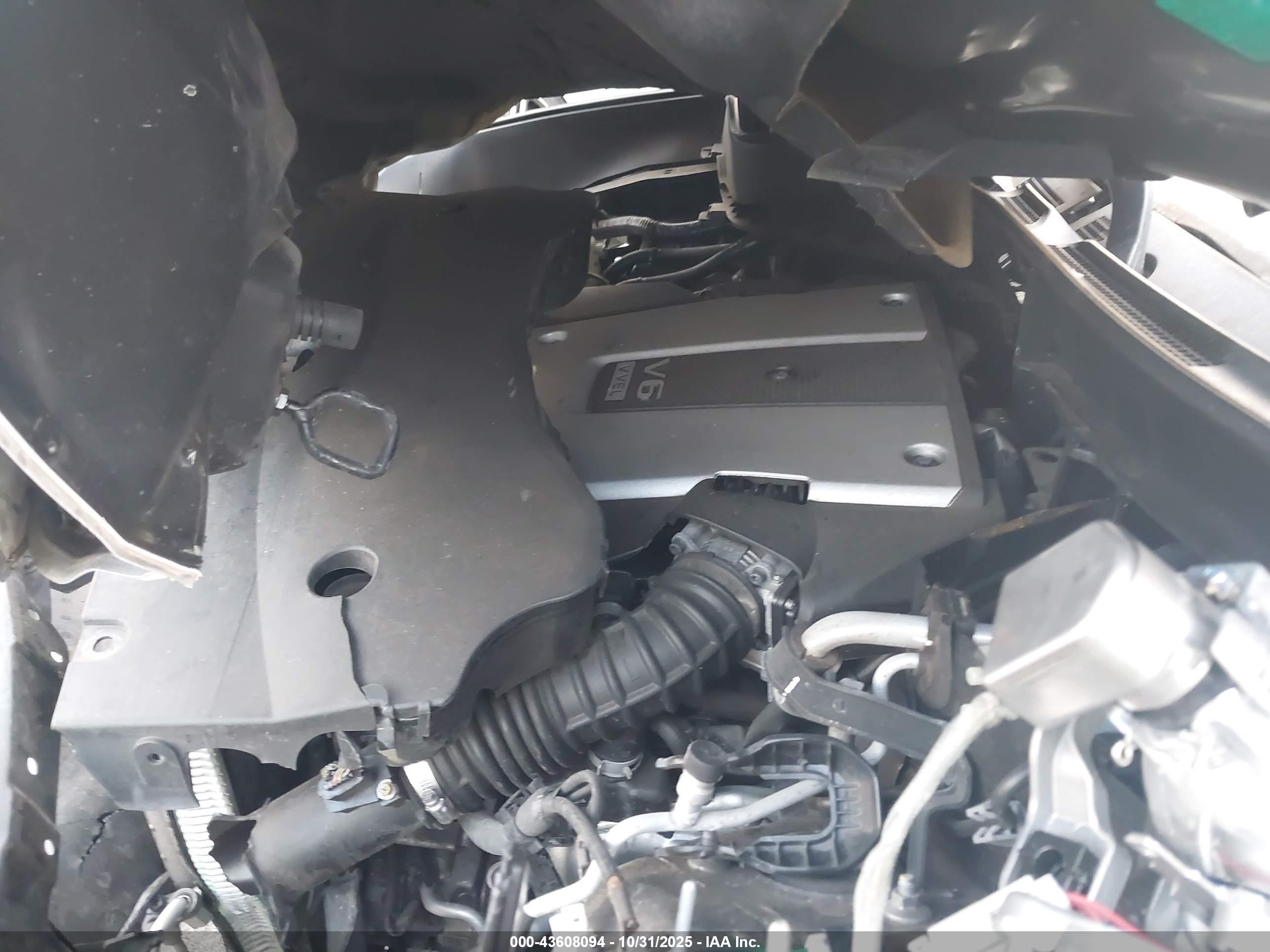 INFINITI QX70 image 10