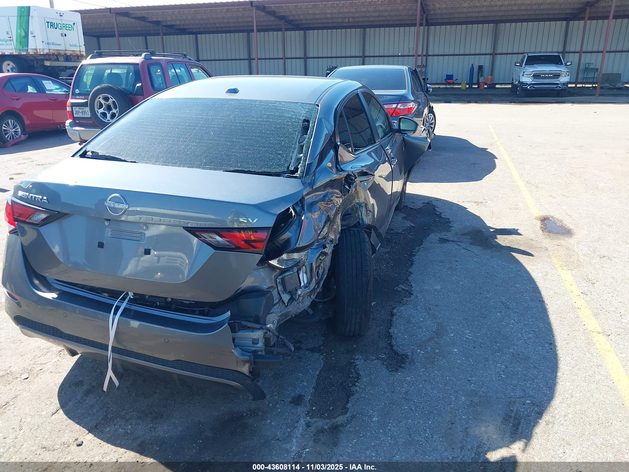 NISSAN SENTRA image 4