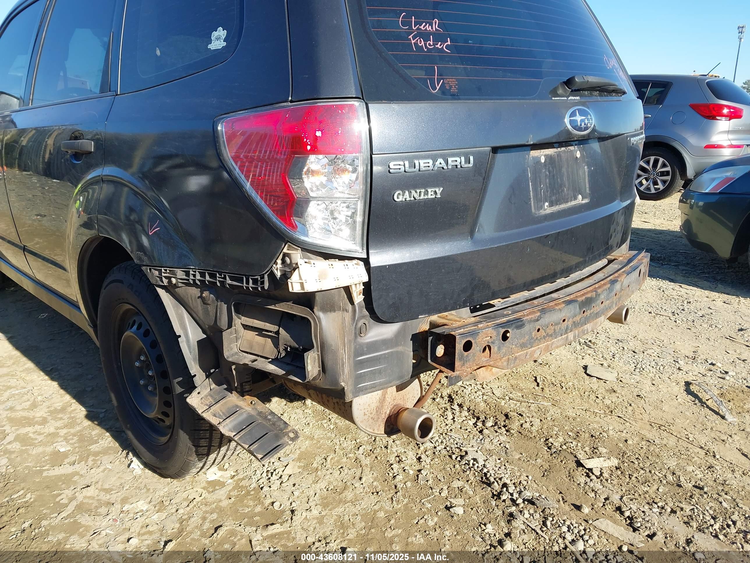 SUBARU FORESTER image 6