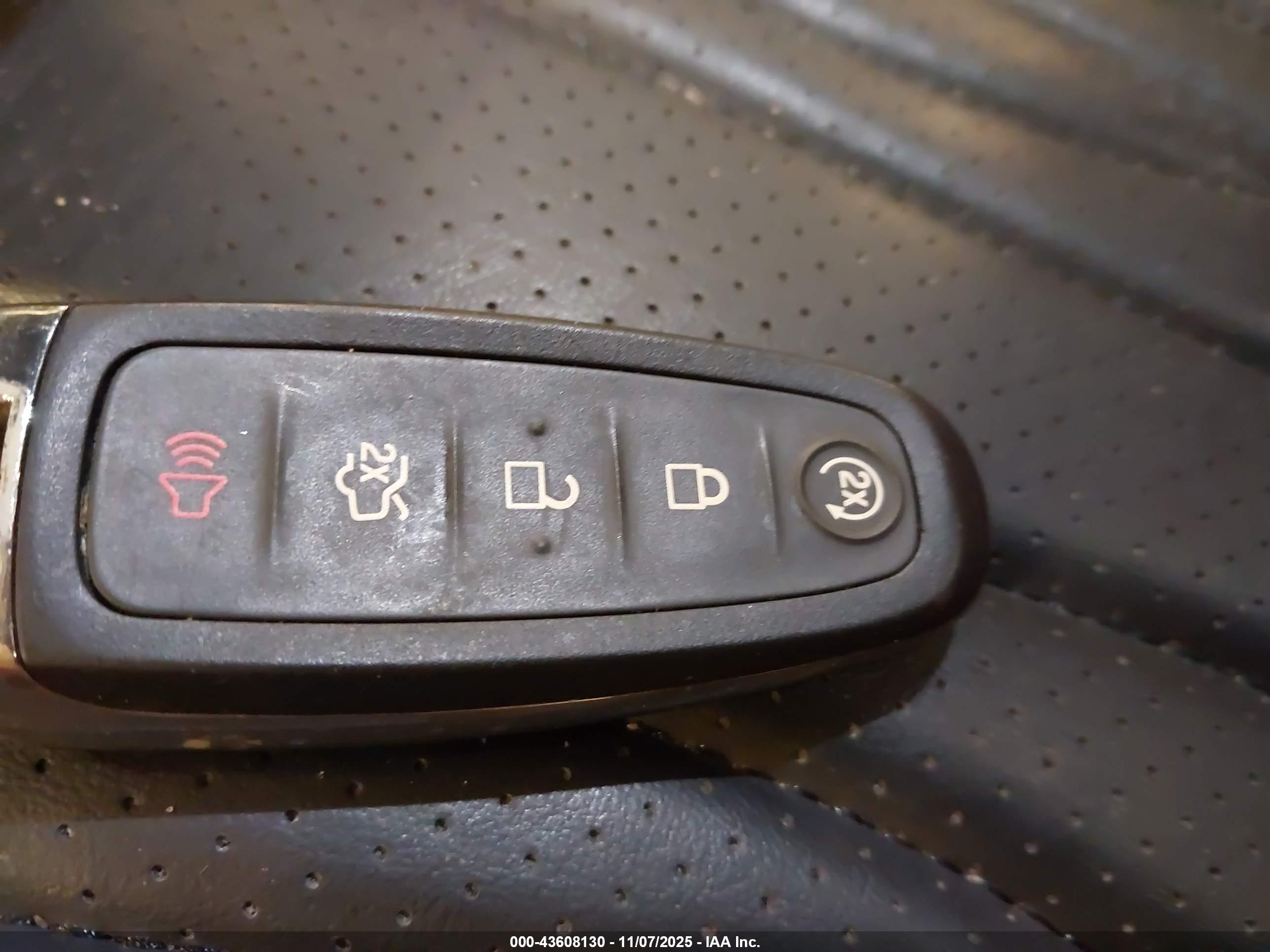 FORD ESCAPE image 11