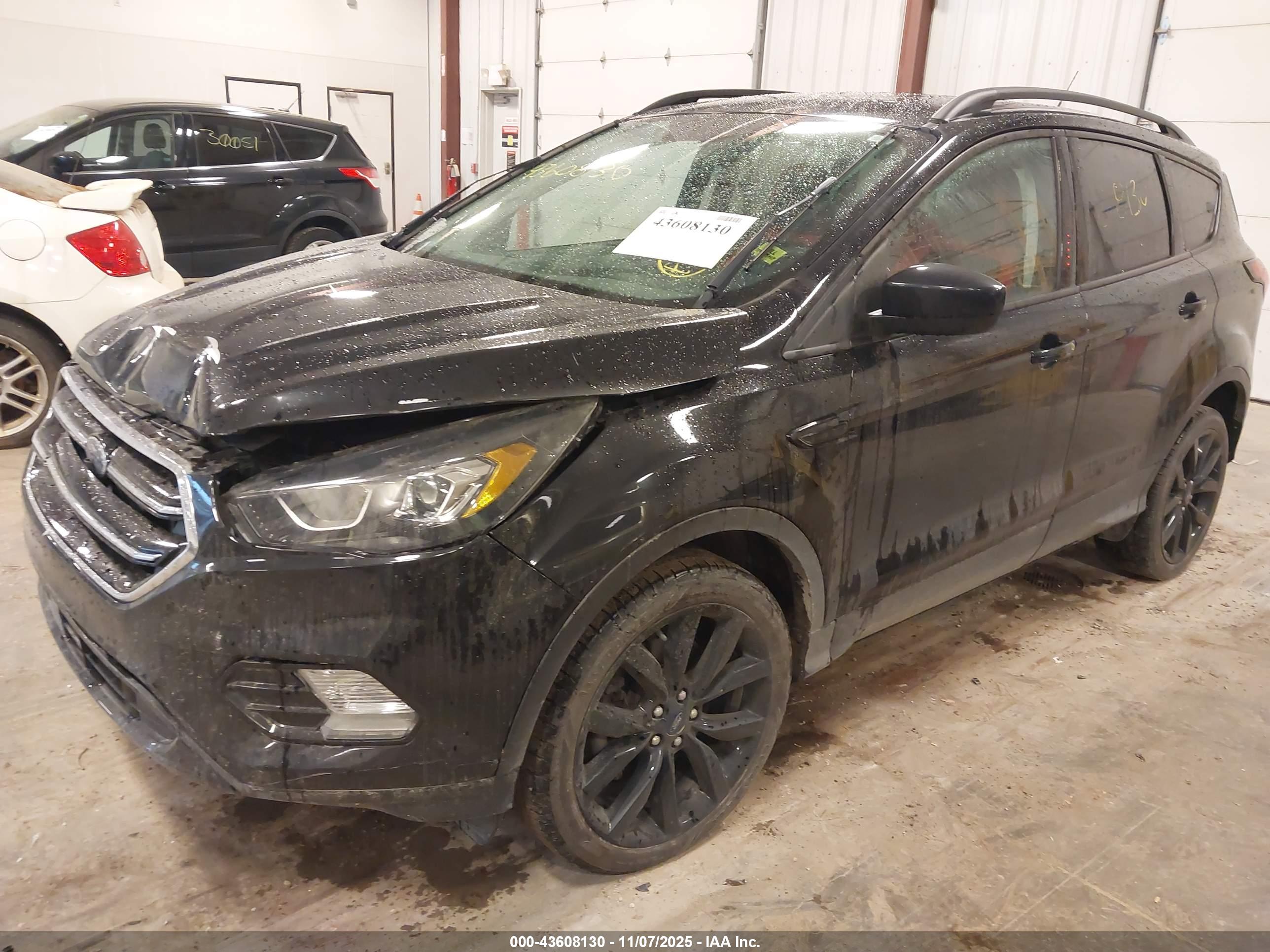 FORD ESCAPE image 2