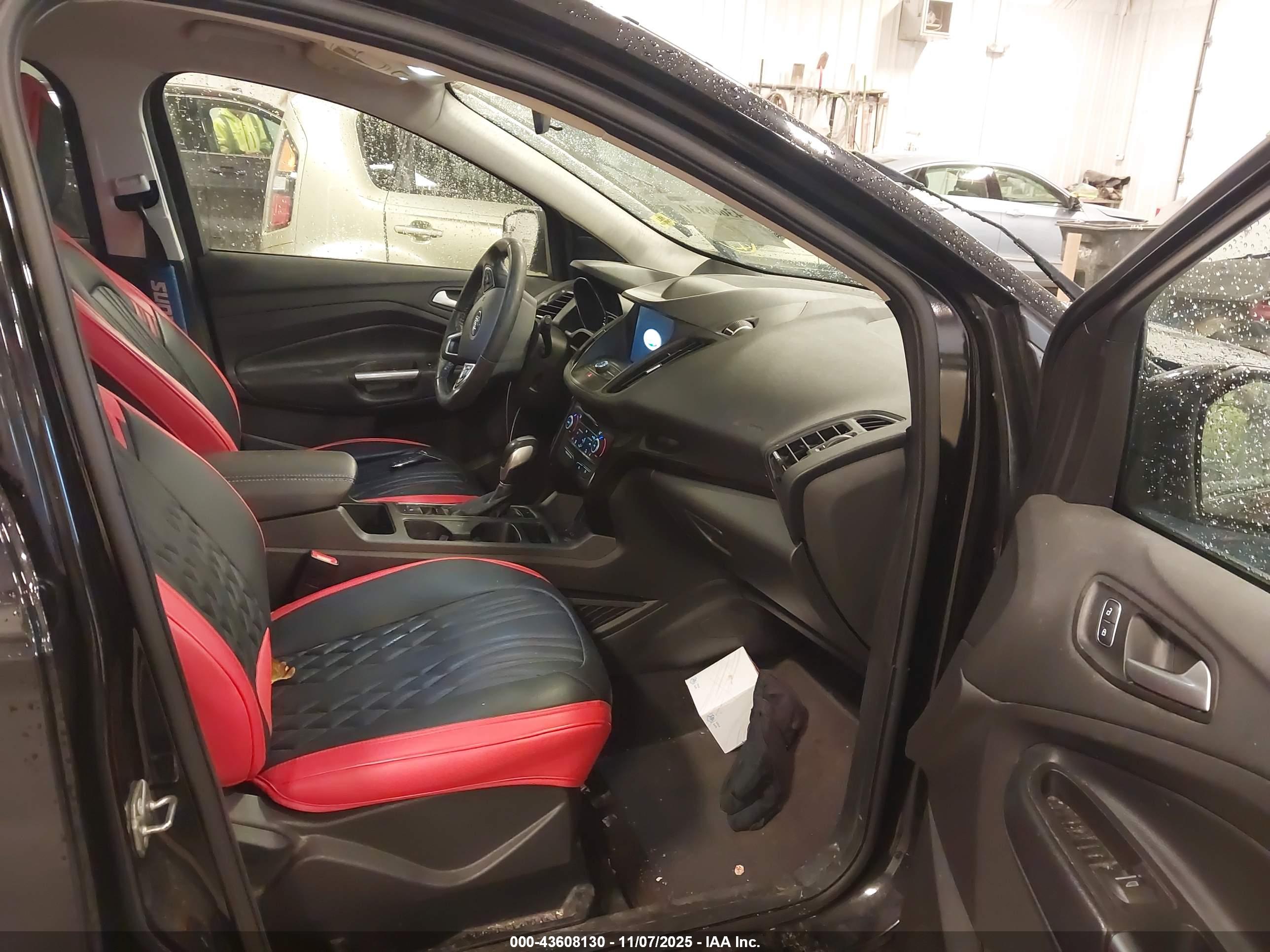 FORD ESCAPE image 5
