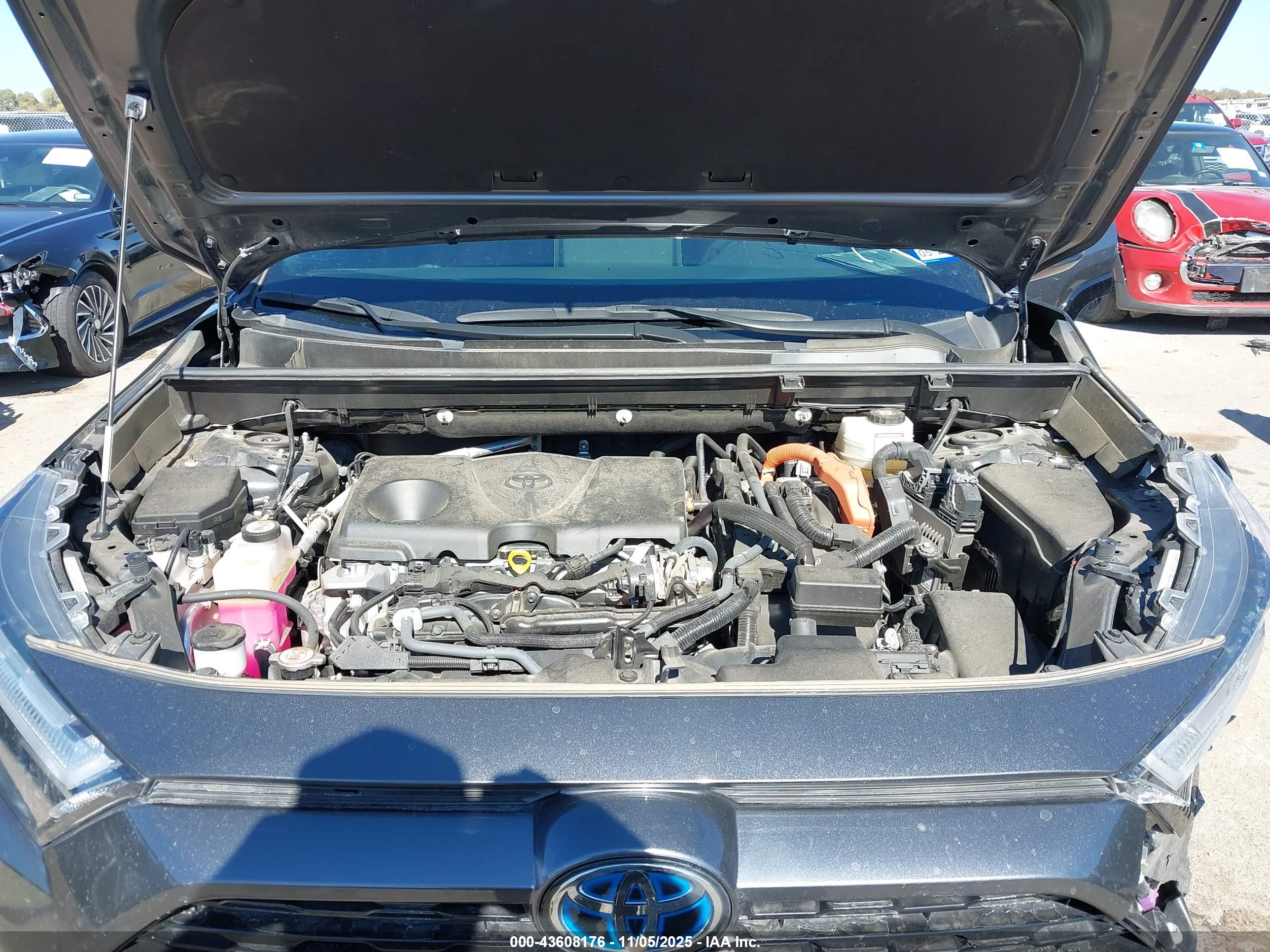 TOYOTA RAV4 image 10