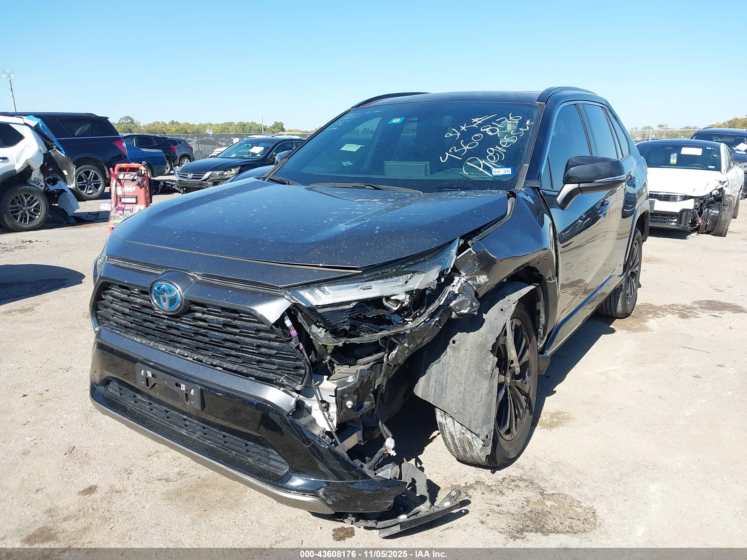 TOYOTA RAV4 image 2