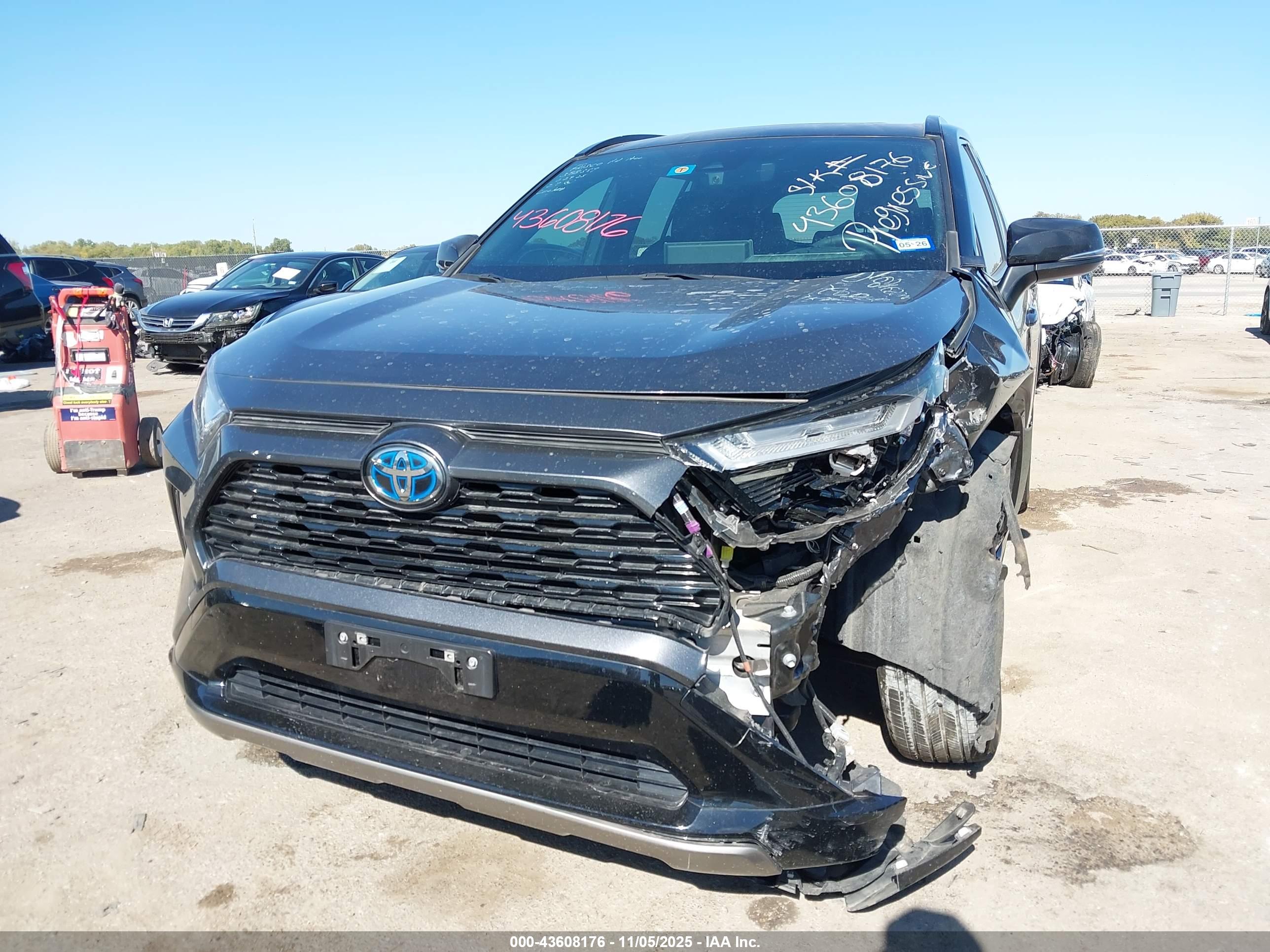 TOYOTA RAV4 image 6