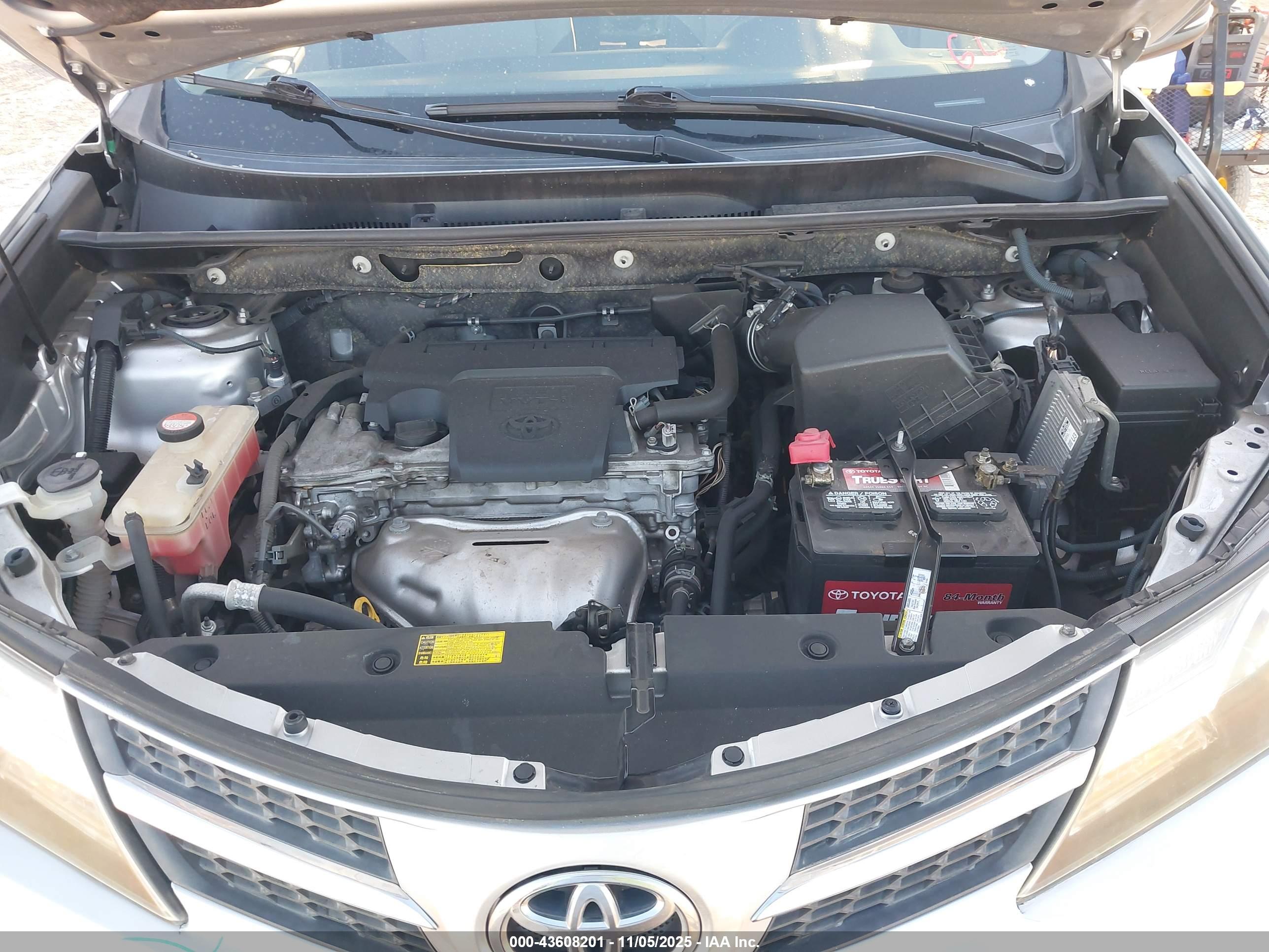 TOYOTA RAV4 image 10