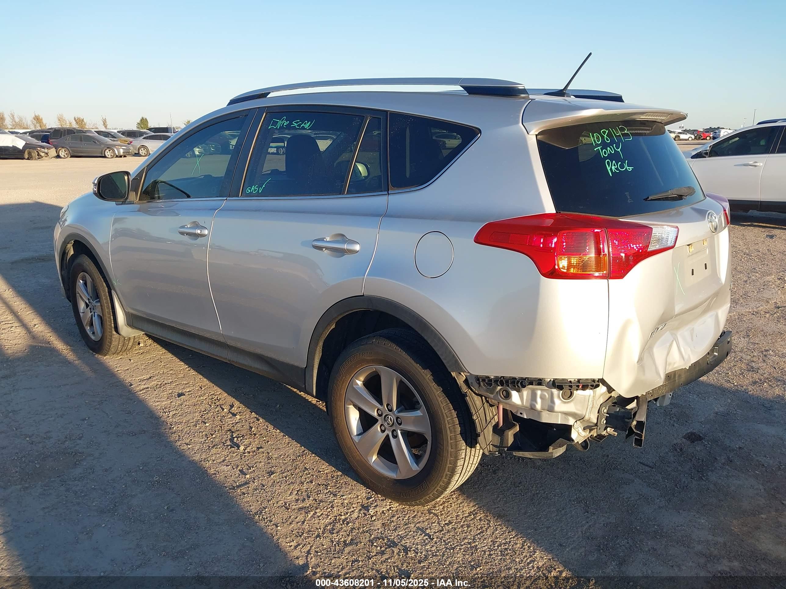 TOYOTA RAV4 image 3
