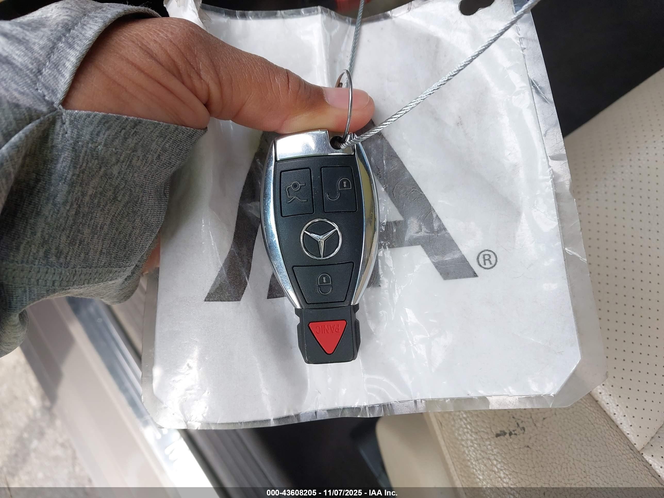 MERCEDES-BENZ GLK image 11