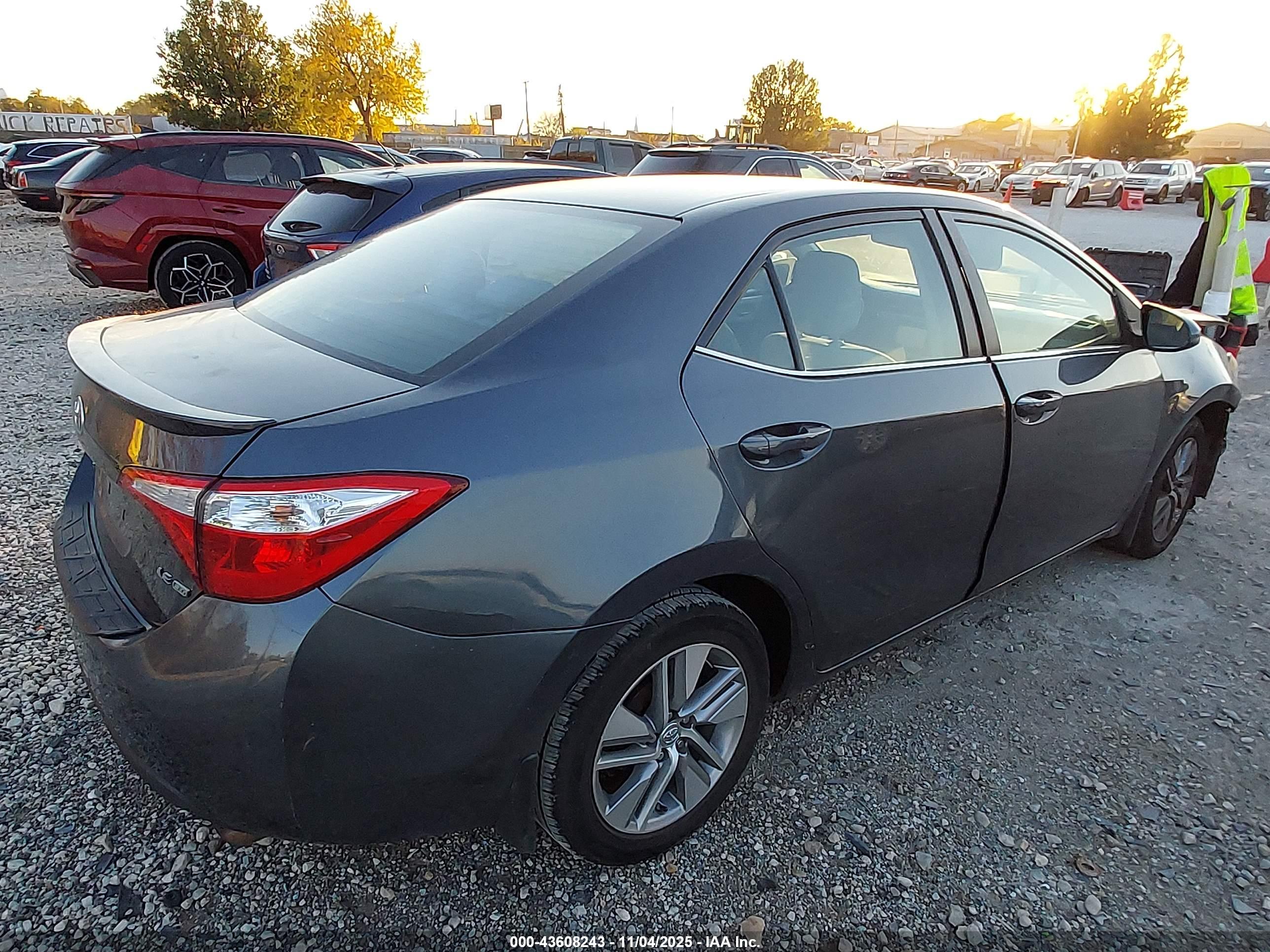 TOYOTA COROLLA image 4