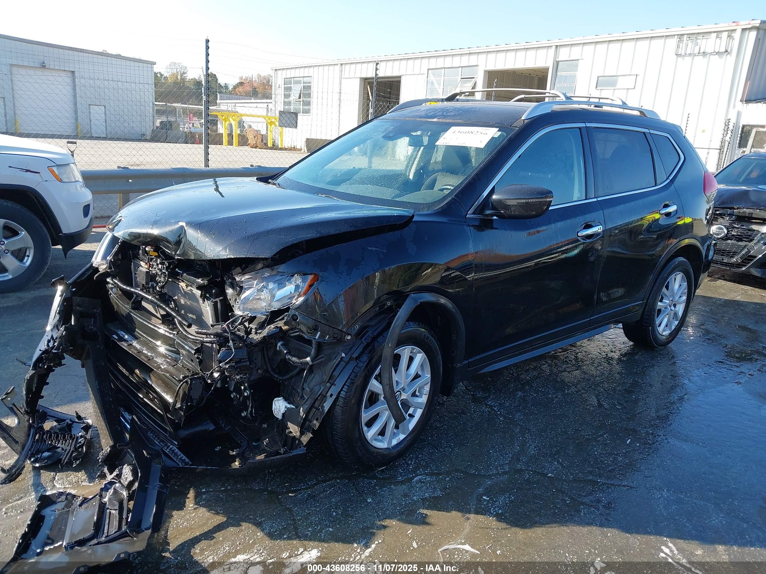 NISSAN ROGUE image 2