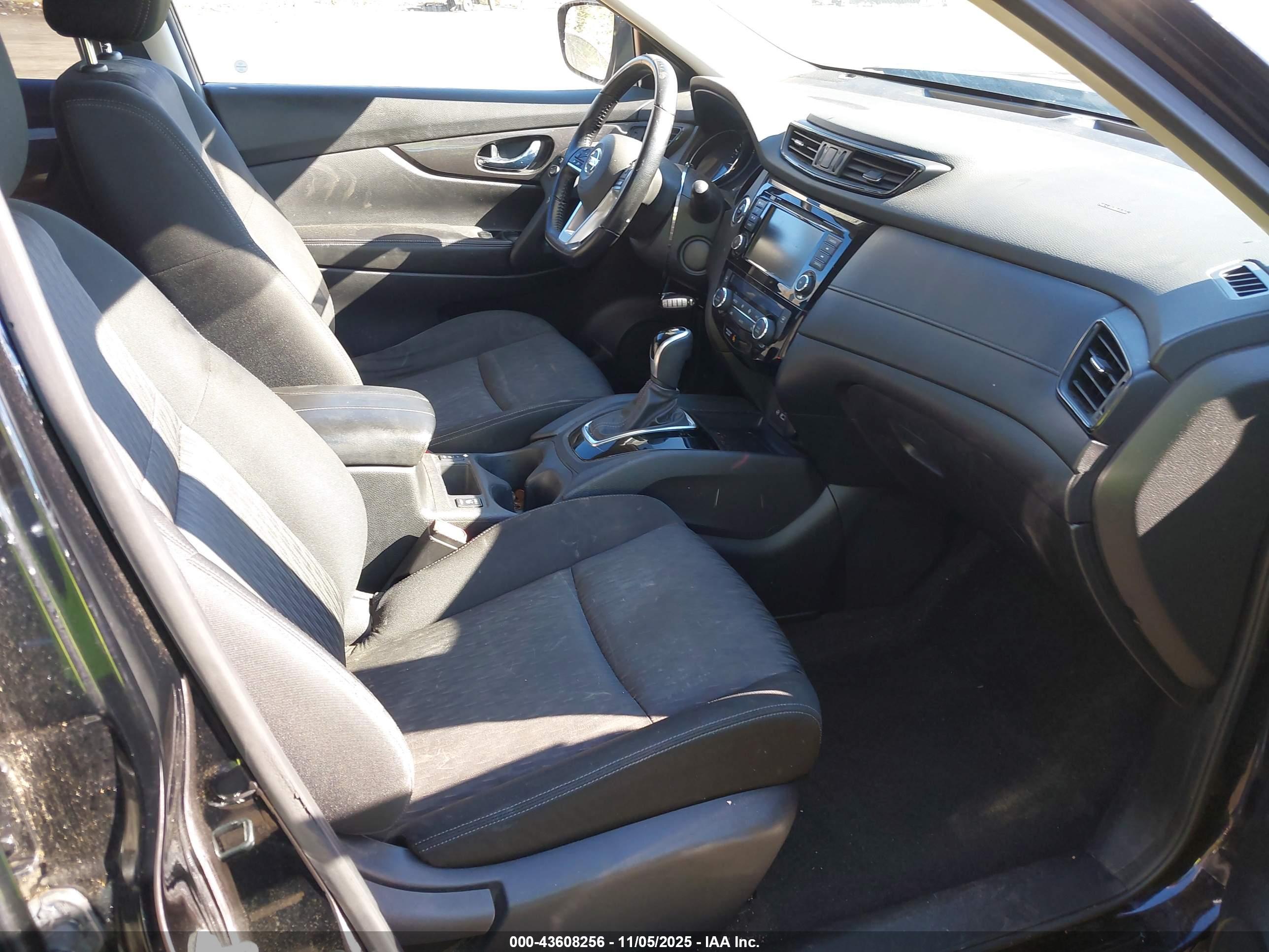 NISSAN ROGUE image 5
