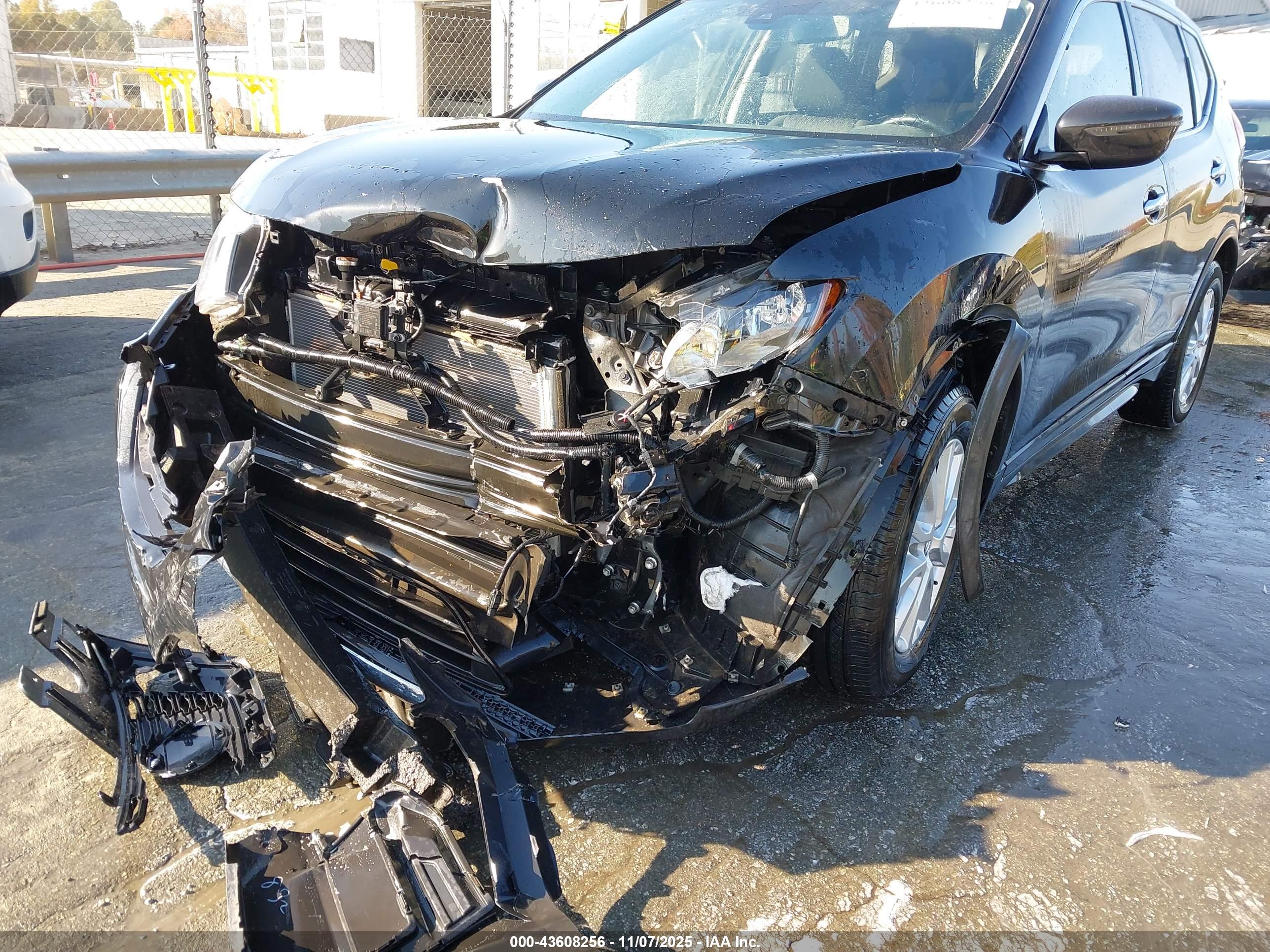 NISSAN ROGUE image 6