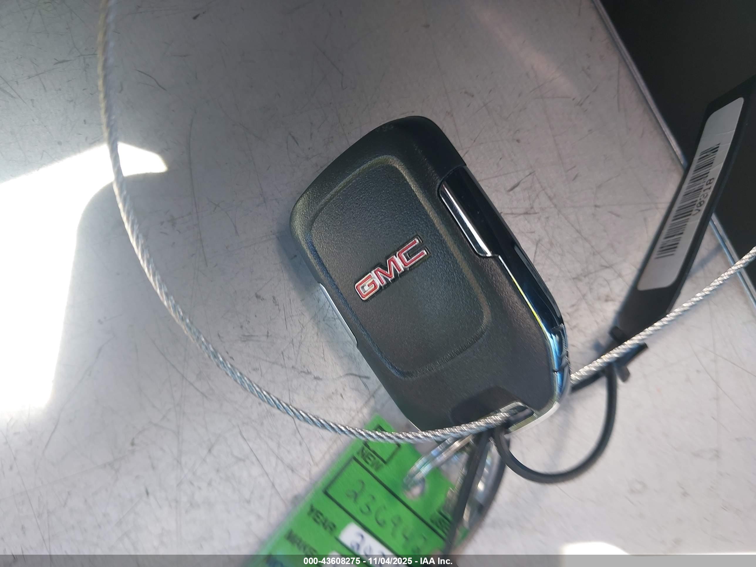 GMC TERRAIN image 11