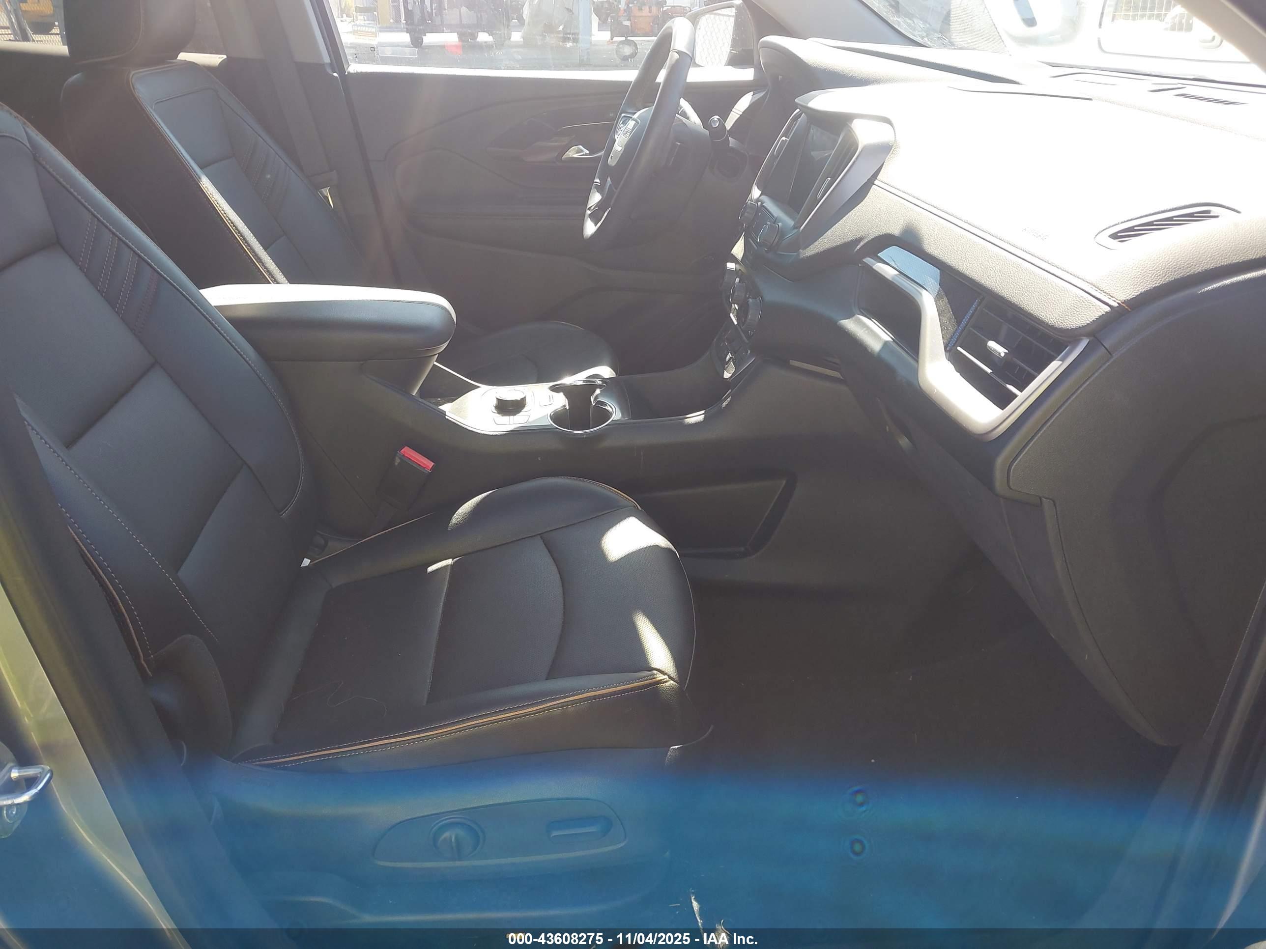 GMC TERRAIN image 5