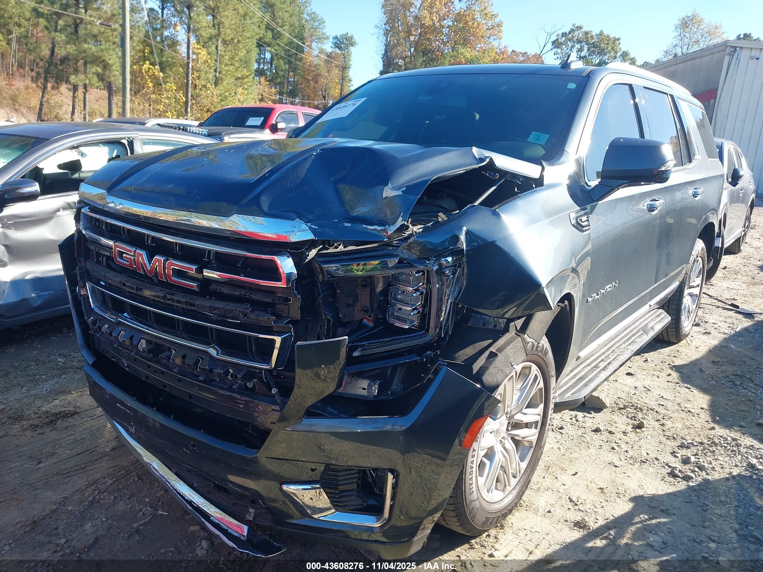 GMC YUKON image 2