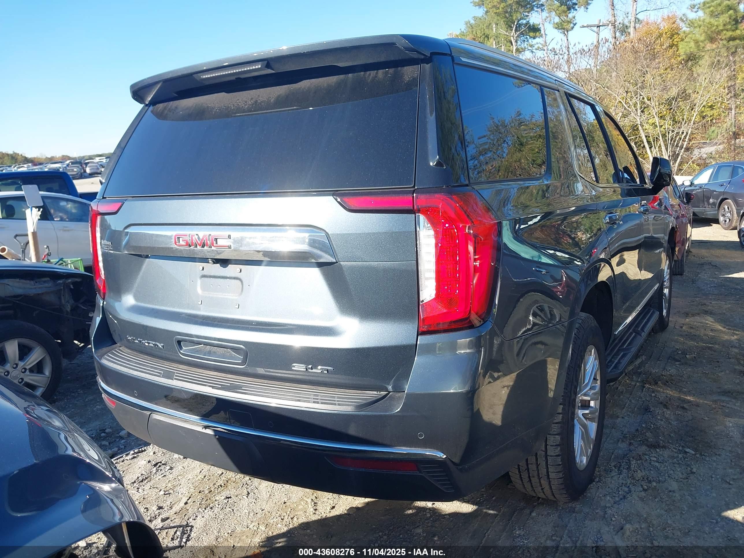 GMC YUKON image 4
