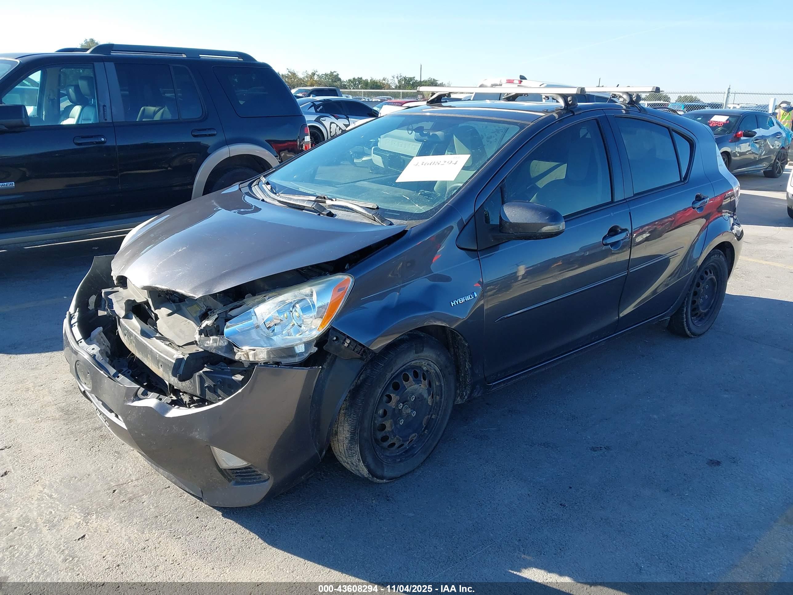 TOYOTA PRIUS image 2