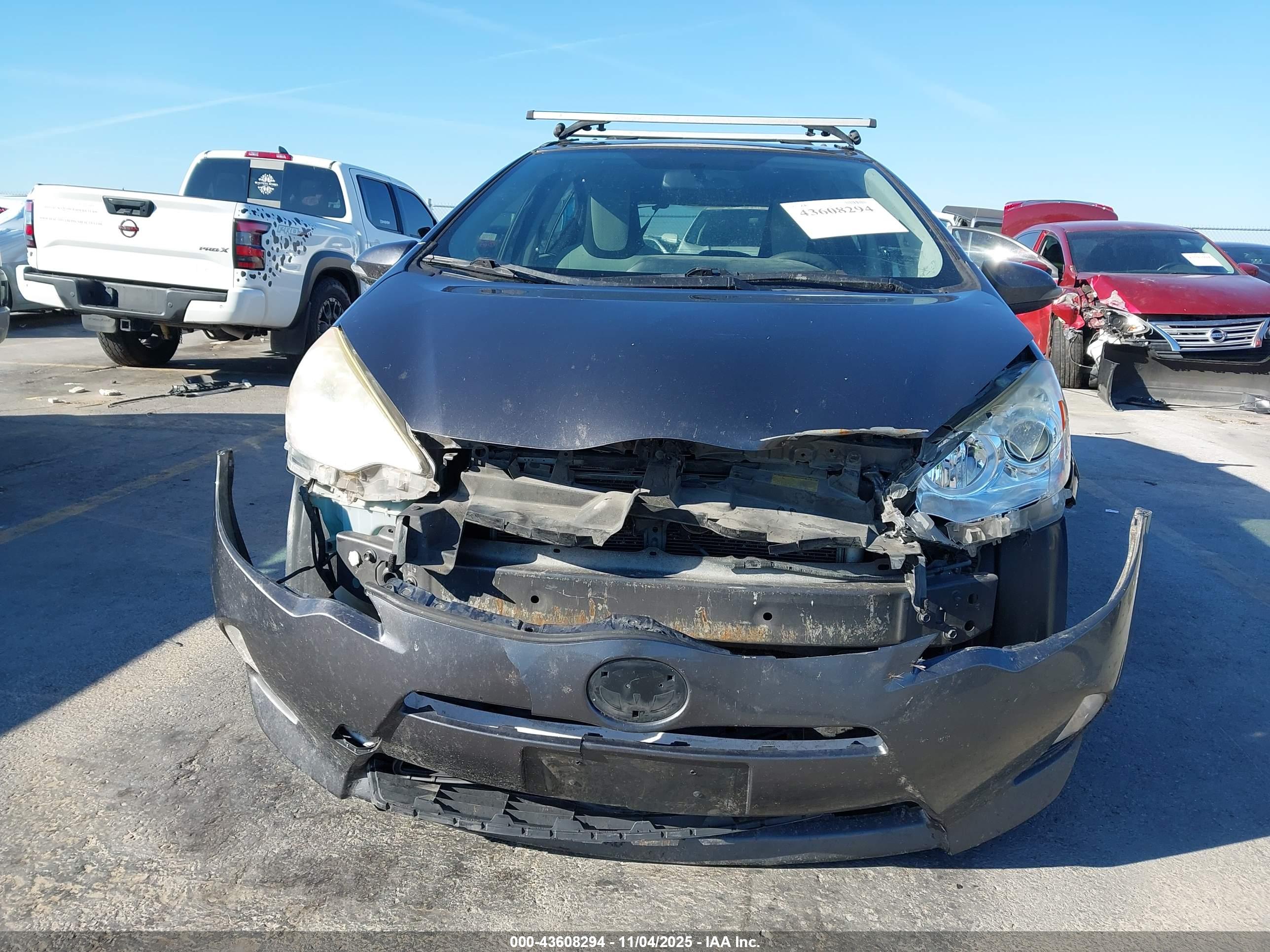 TOYOTA PRIUS image 6