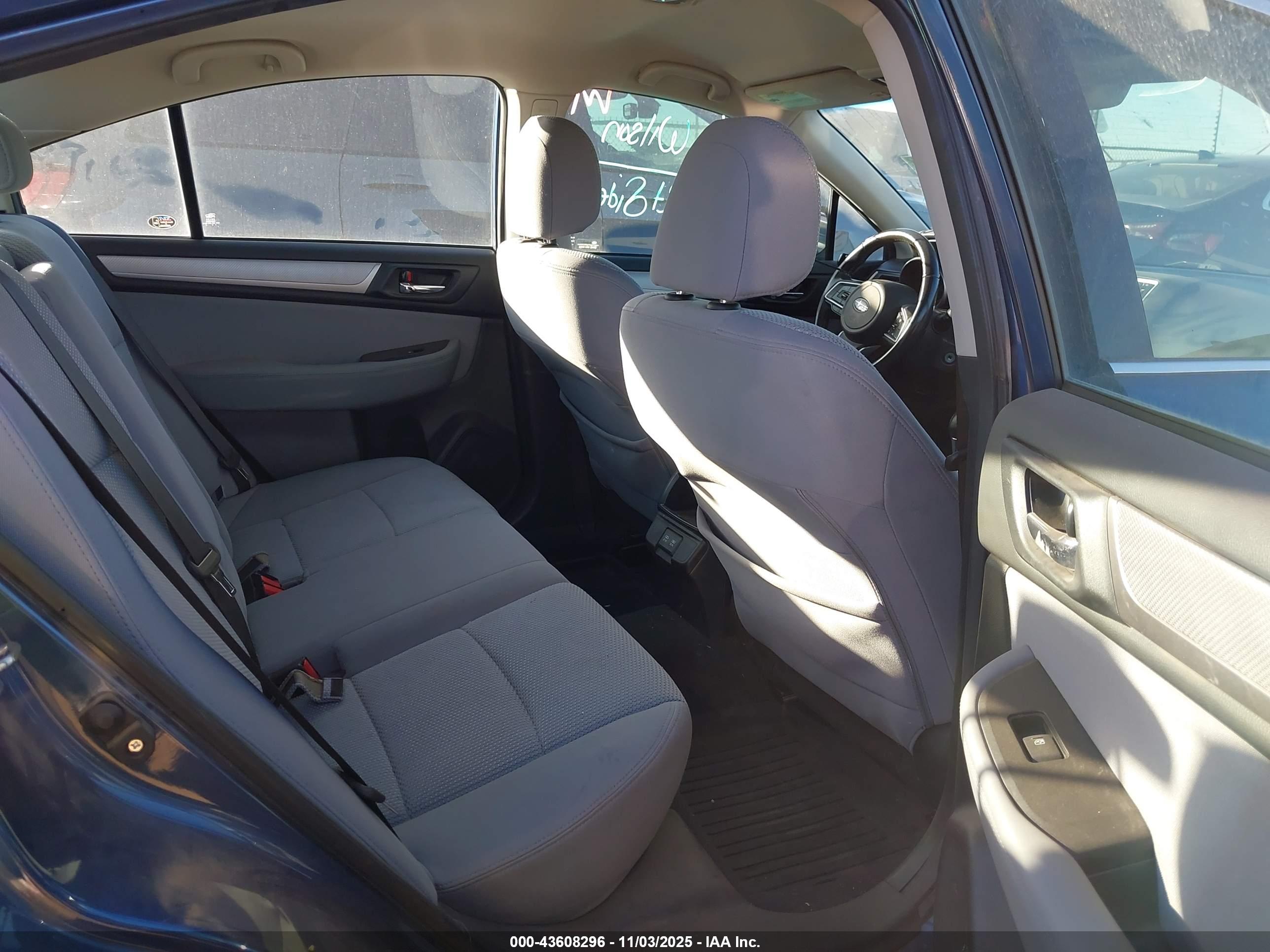 SUBARU LEGACY image 8