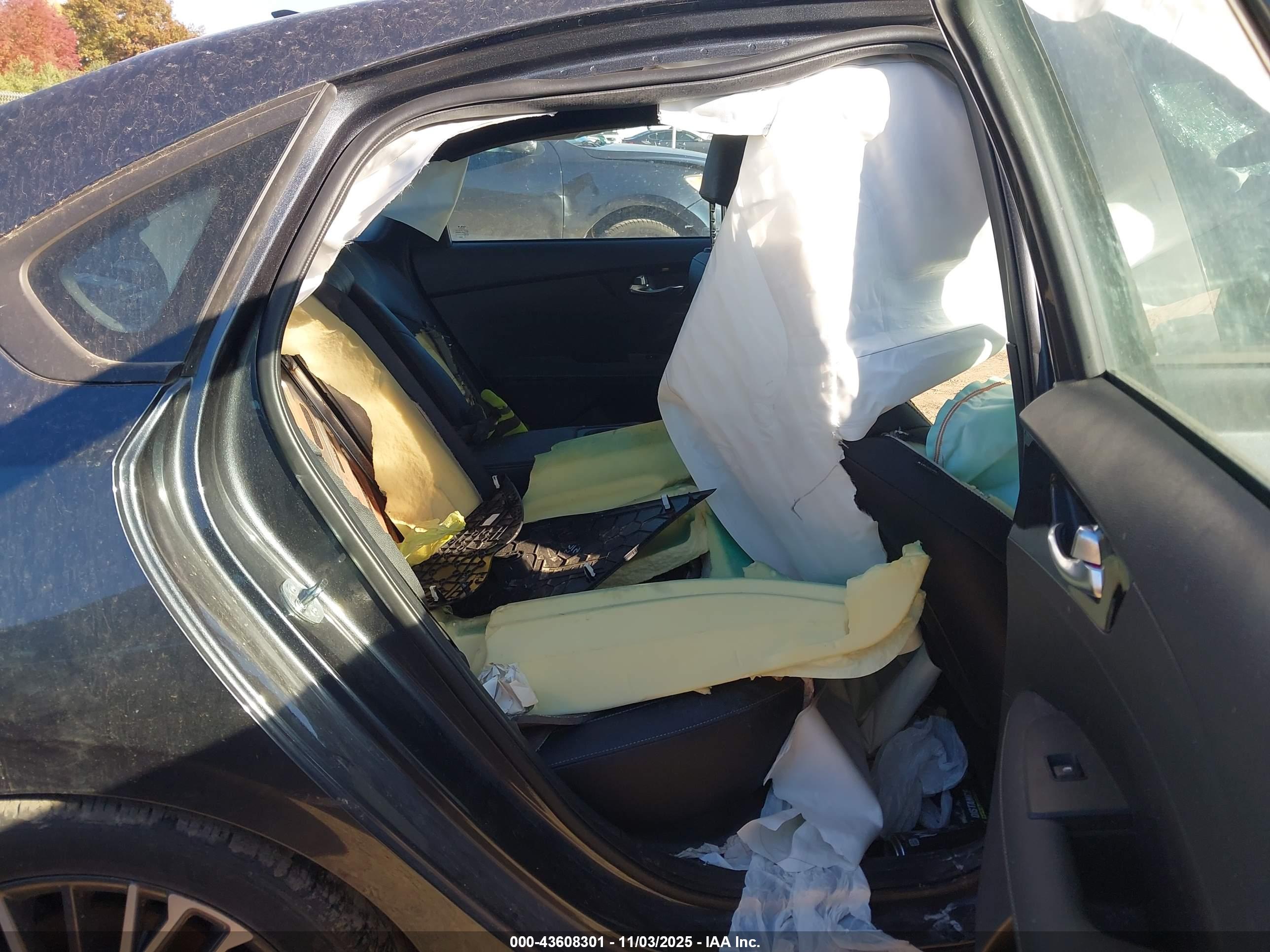 KIA FORTE image 8