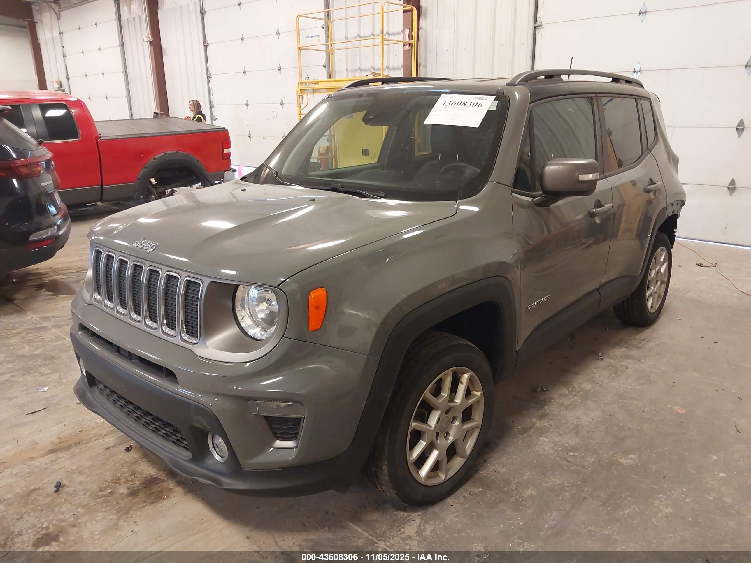 JEEP RENEGADE image 2
