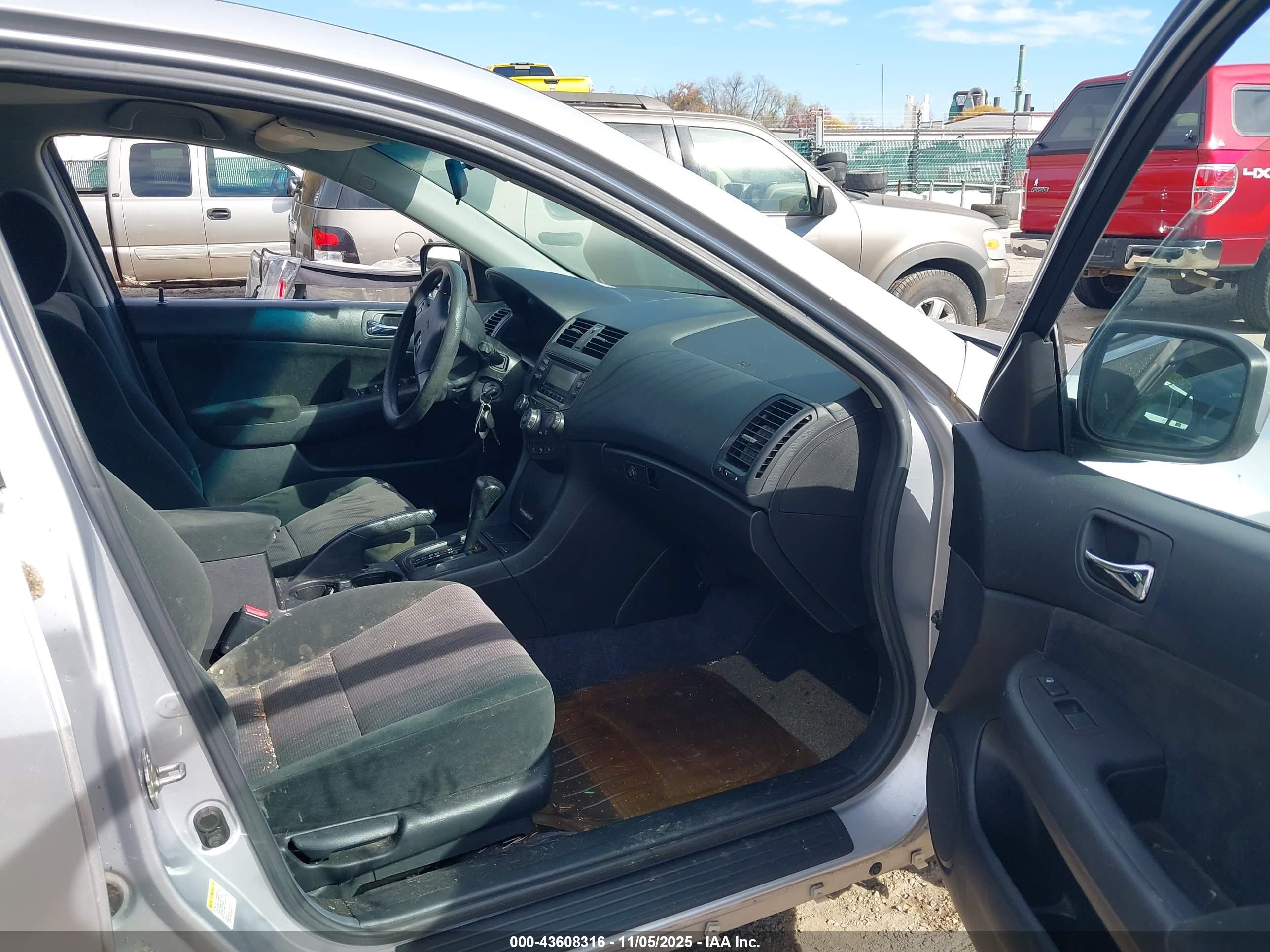 HONDA ACCORD image 5