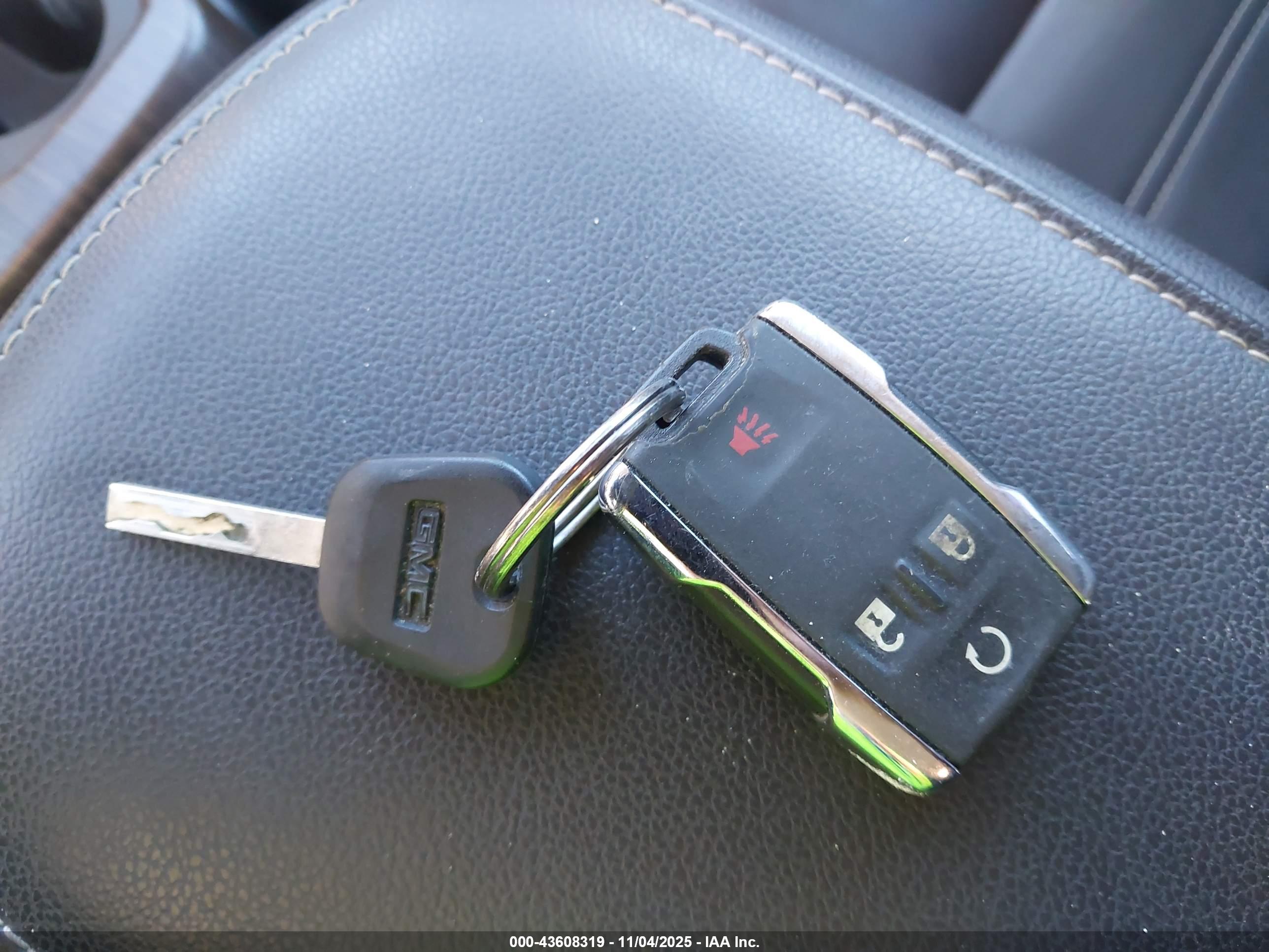 GMC CANYON image 11