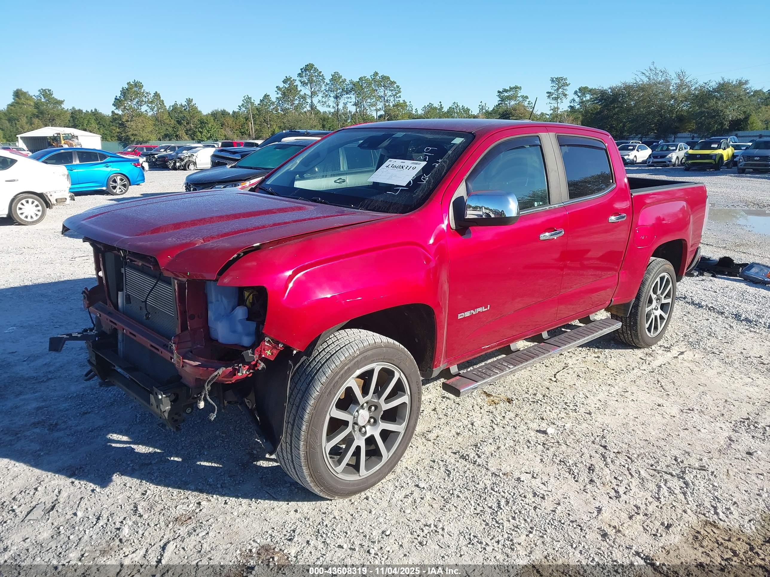 GMC CANYON image 2